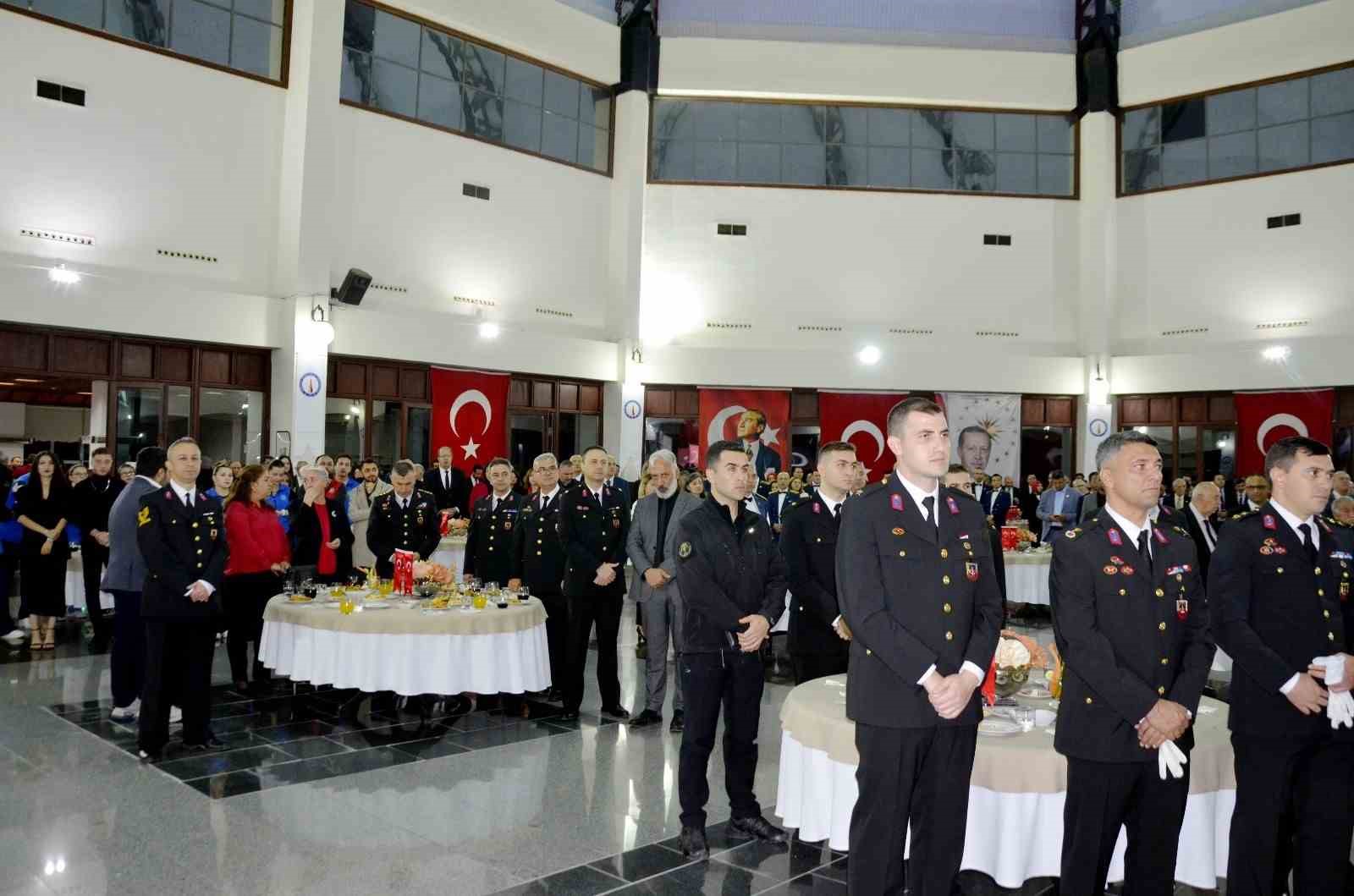 K&uuml;tahya&rsquo;da OSB y&ouml;netimi, Cumhuriyet Bayramı resepsiyonuna katıldı
