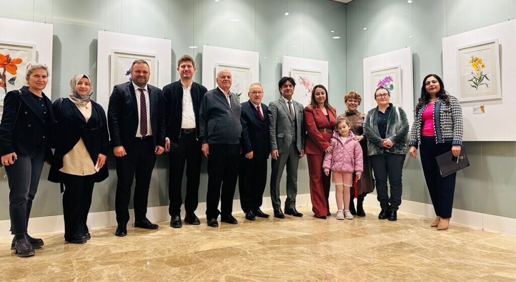 K&uuml;tahya&rsquo;da "Doğanın Pulu: Botanik Sanatı" sergisi sanatseverlerle buluştu
