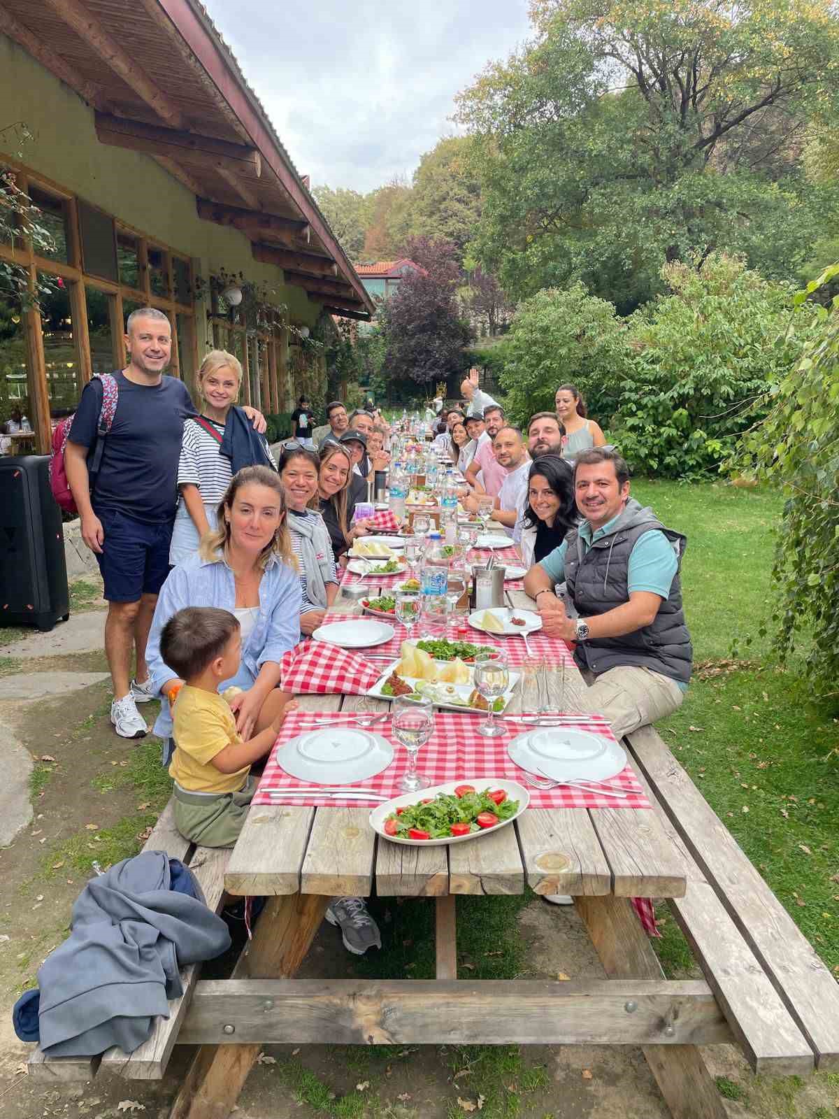 ’Kağıt üzerinde yöneticiyim’ diyen Halit Ergül’ün kızı Ceyda Hacıbekiroğlu velilere facia oteline pazarlama etkinliği düzenlemiş