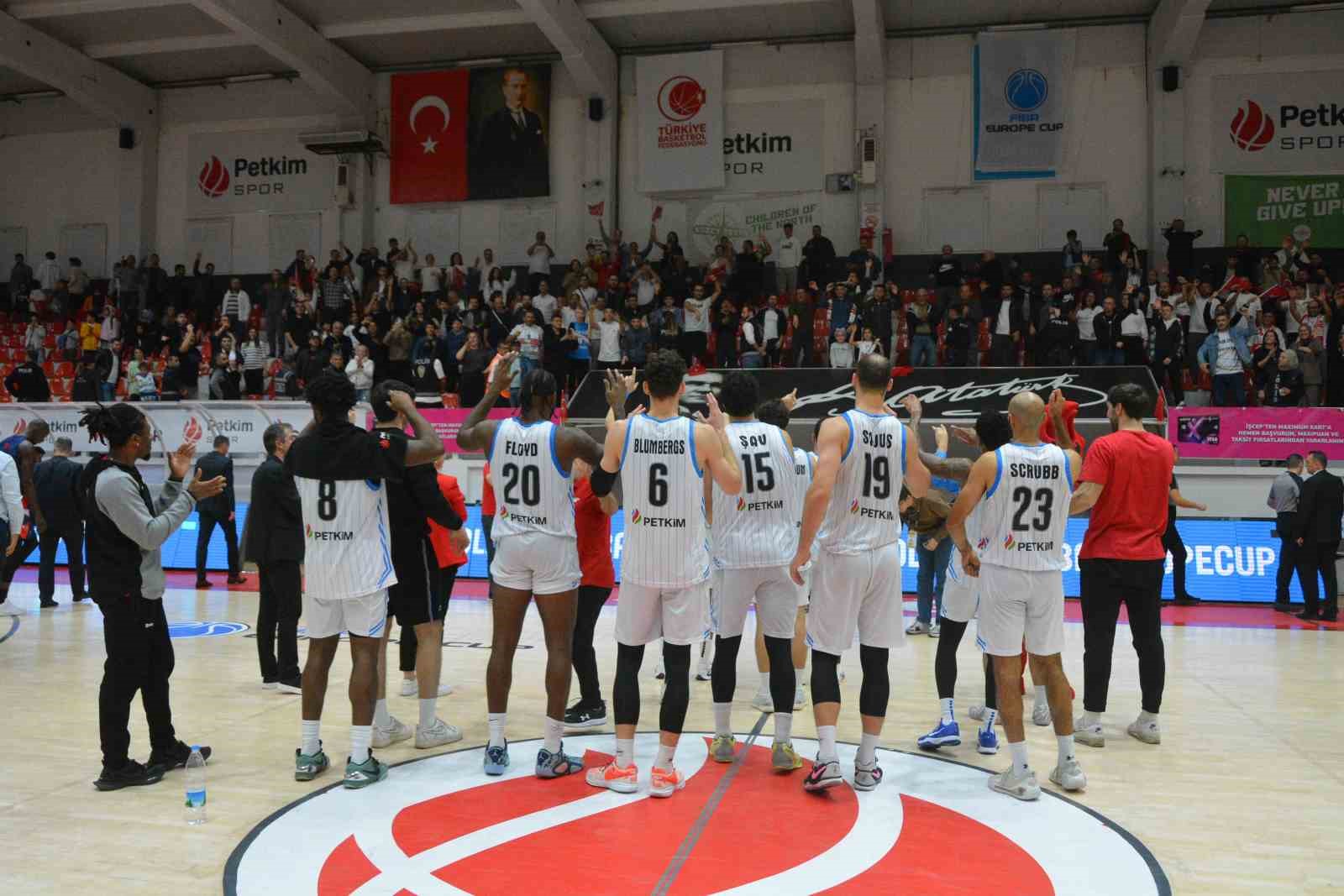 Aliağa Petkimspor, Avrupa&rsquo;da 3&rsquo;te 2 yaptı
