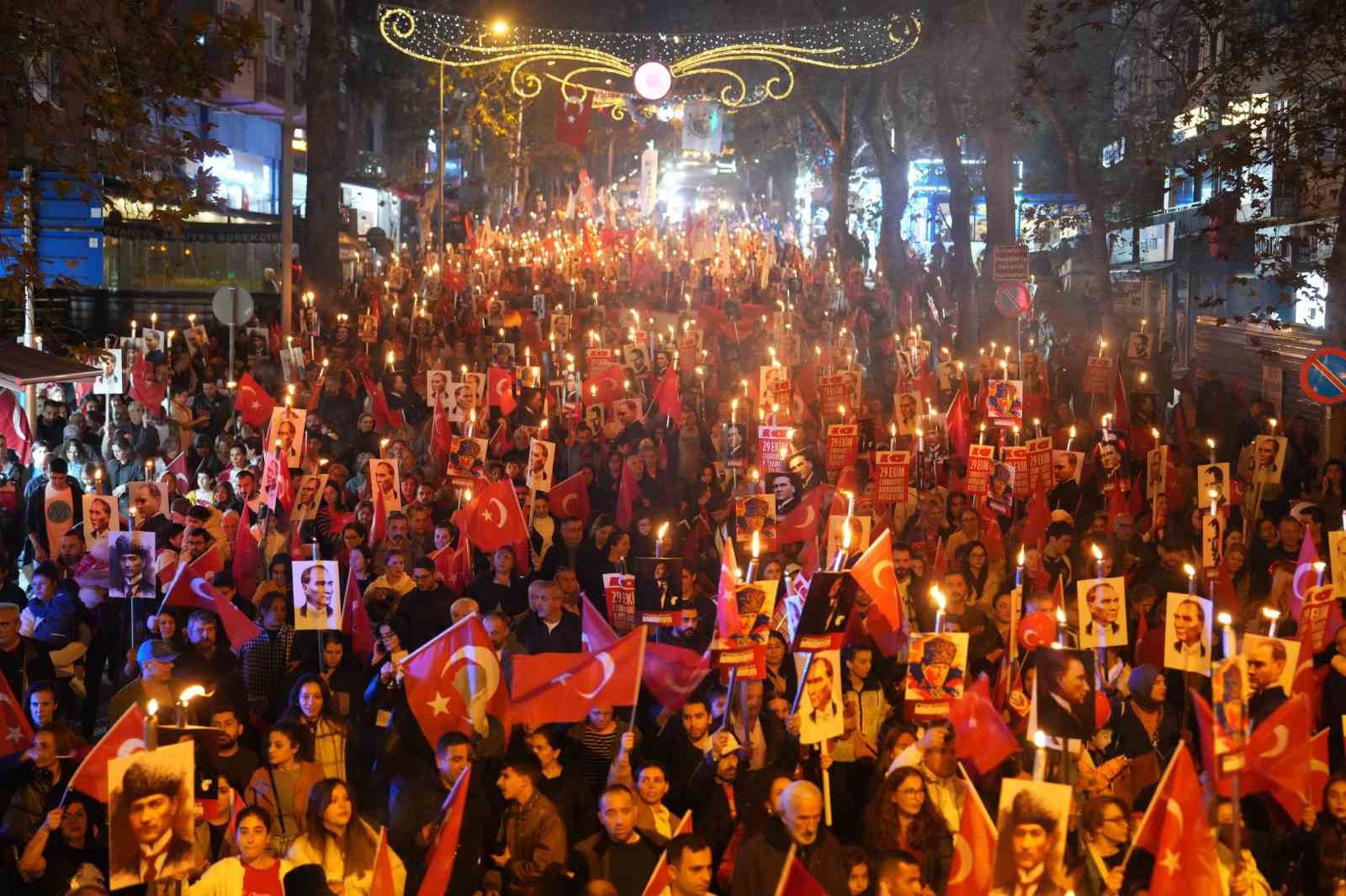 Kartal Cumhuriyet’in 102. yılında tek yürek oldu