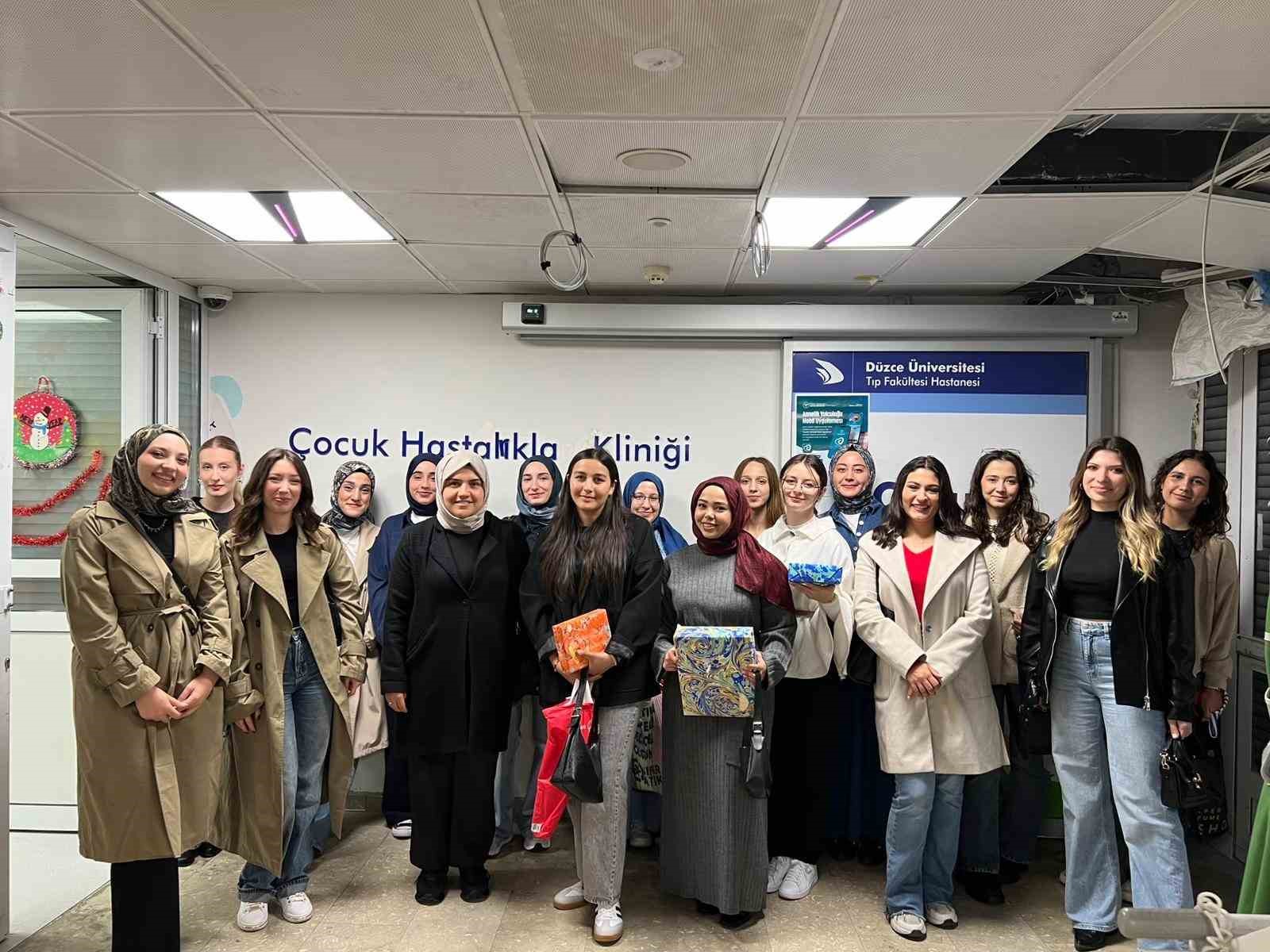 Şifa oyuncakları ve Oyun ablam projeleriyle minik kalplere dokundular
