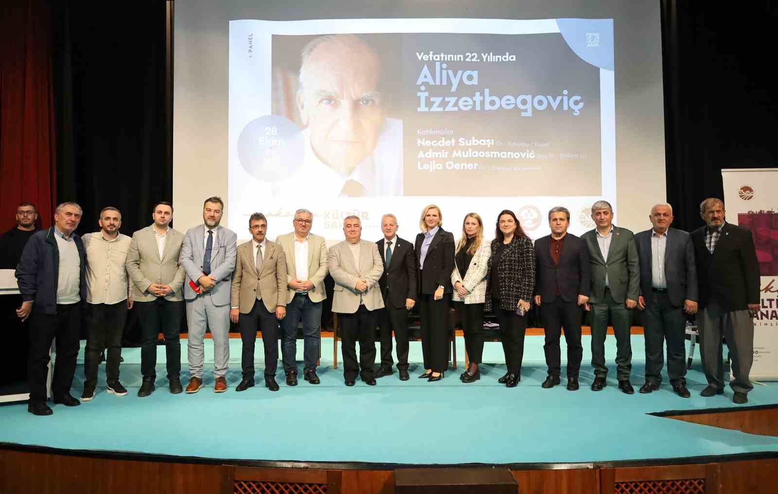 Bilge Kral Aliya vefatının 22. yıl d&ouml;n&uuml;m&uuml;nde anıldı
