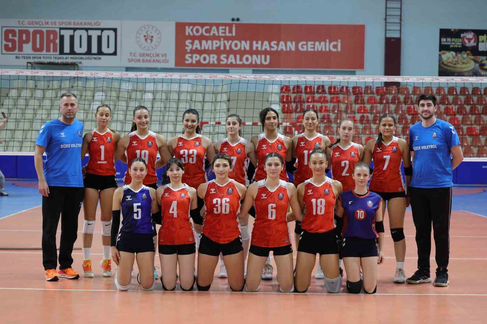 Düzce Kadın Voleybol takımı ilk galibiyetini aldı