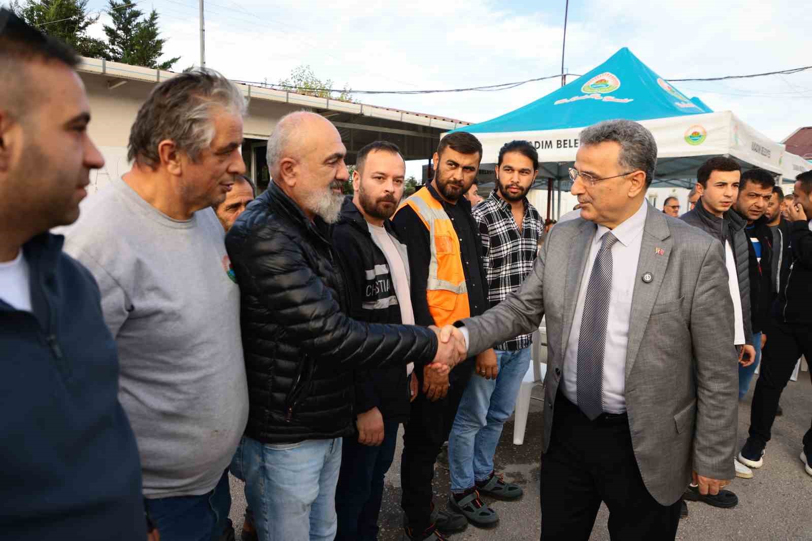 Başkan Kurnaz: "İlkadım&rsquo;ın g&uuml;c&uuml; saha personelinde"
