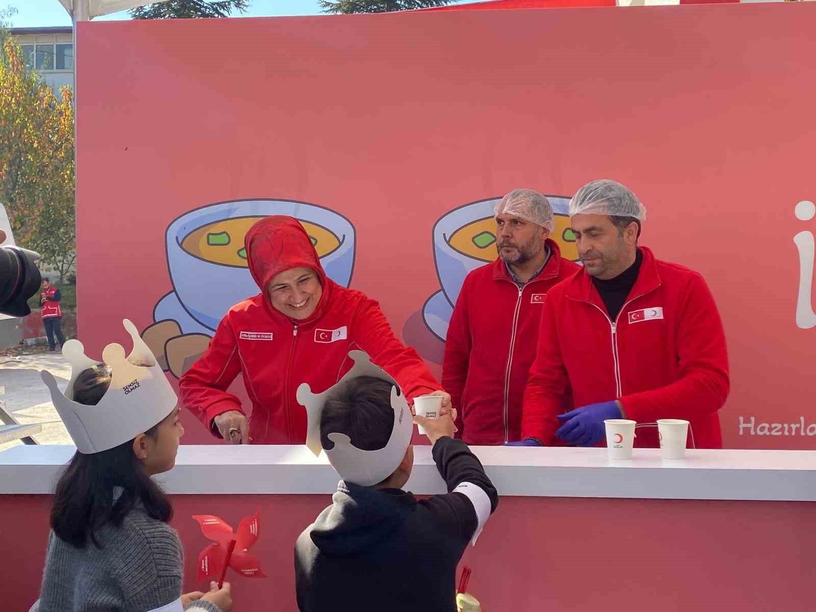 T&uuml;rk Kızılay Başkanı Yılmaz: "(Gazze&rsquo;ye insani yardım) A&ccedil;ık olduğu m&uuml;ddet&ccedil;e i&ccedil;eriye insani yardım g&ouml;ndermeye devam edeceğiz"
