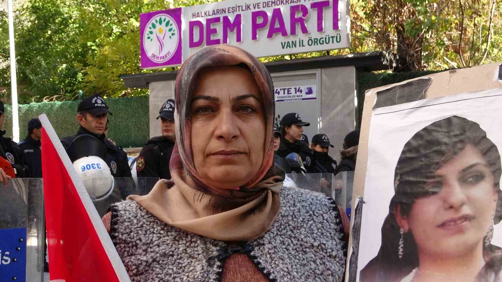 Vanlı aileler bu kez dualarla y&uuml;r&uuml;d&uuml;
