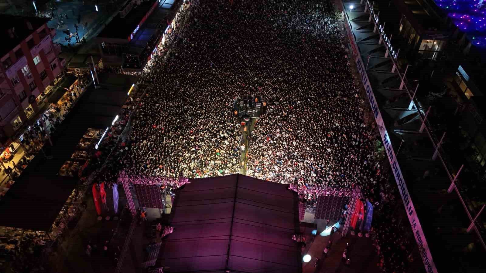 Aydın B&uuml;y&uuml;kşehir&rsquo;in konserine yoğun ilgi
