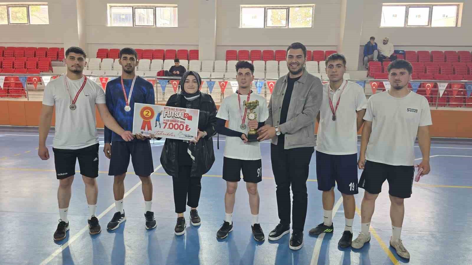 Battalgazi&rsquo;de 22 takımın m&uuml;cadele ettiği turnuva tamamlandı
