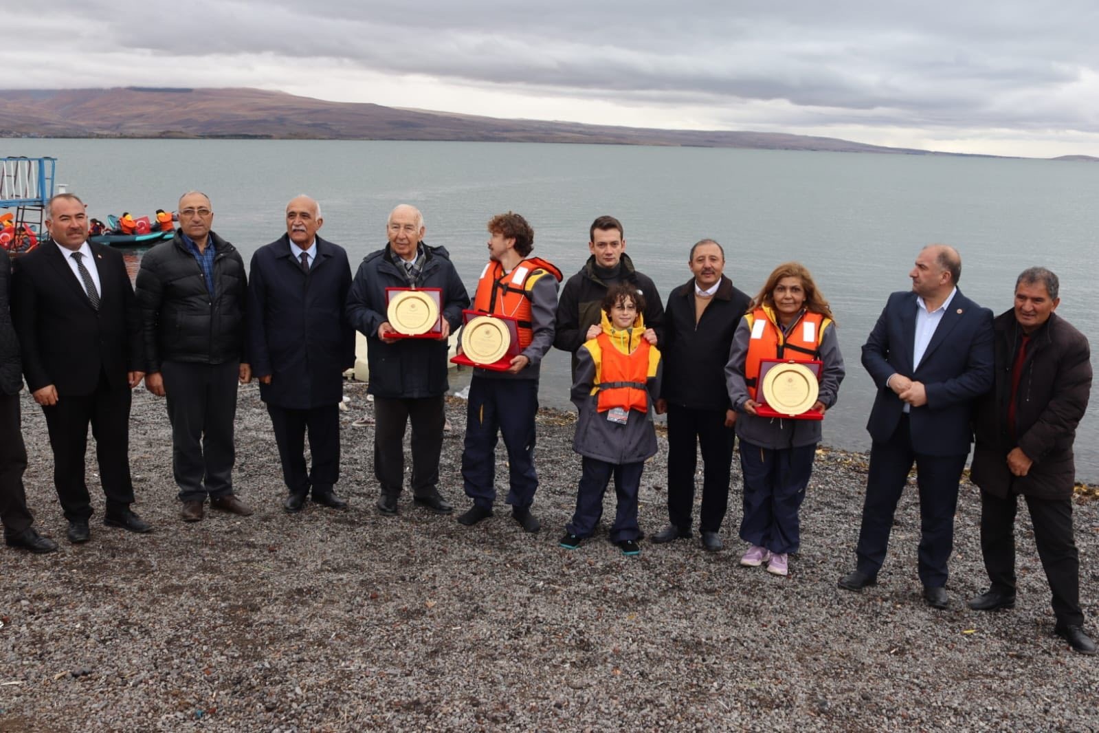 Çıldır’da Cumhuriyet kano gösterisiyle kutlandı
