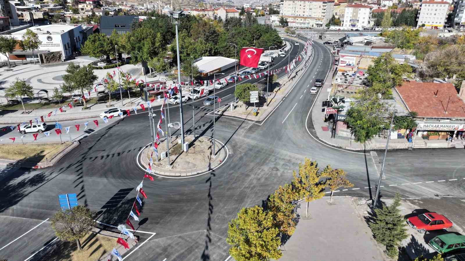 Başkan Özdoğan duyurdu: Kayseri Caddesi ve Hacılar Meydanı’nda çalışmalar tamamlandı