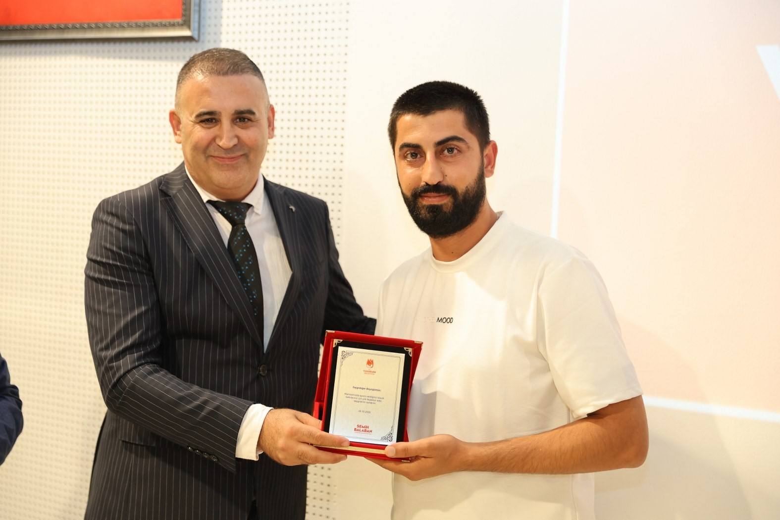 Spora katkı sunan 78 isme plaket
