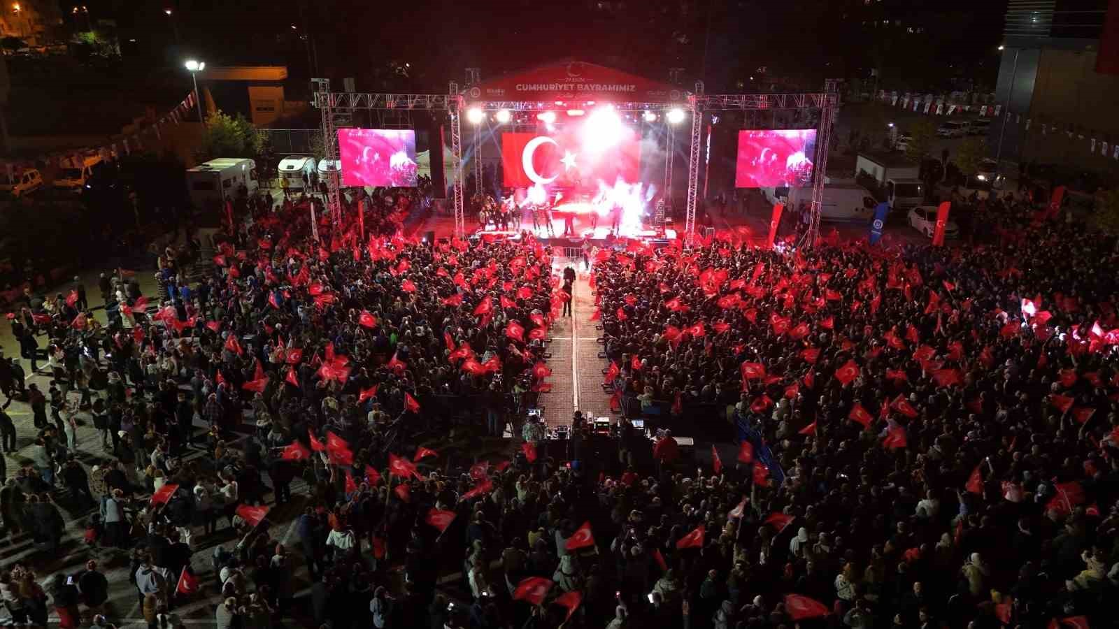 Ceceli’den Yıldırımlılara unutulmaz gece