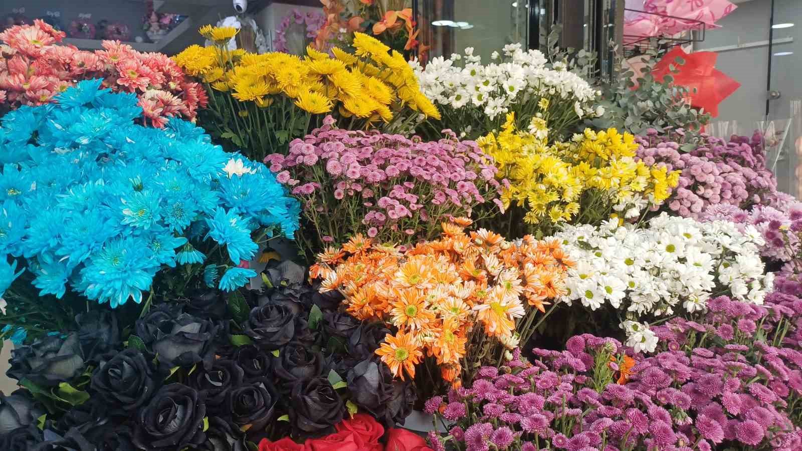 Soğuk havalarda &ccedil;i&ccedil;ekleriniz solmasın istiyorsanız bu uyarıları dikkate alın
