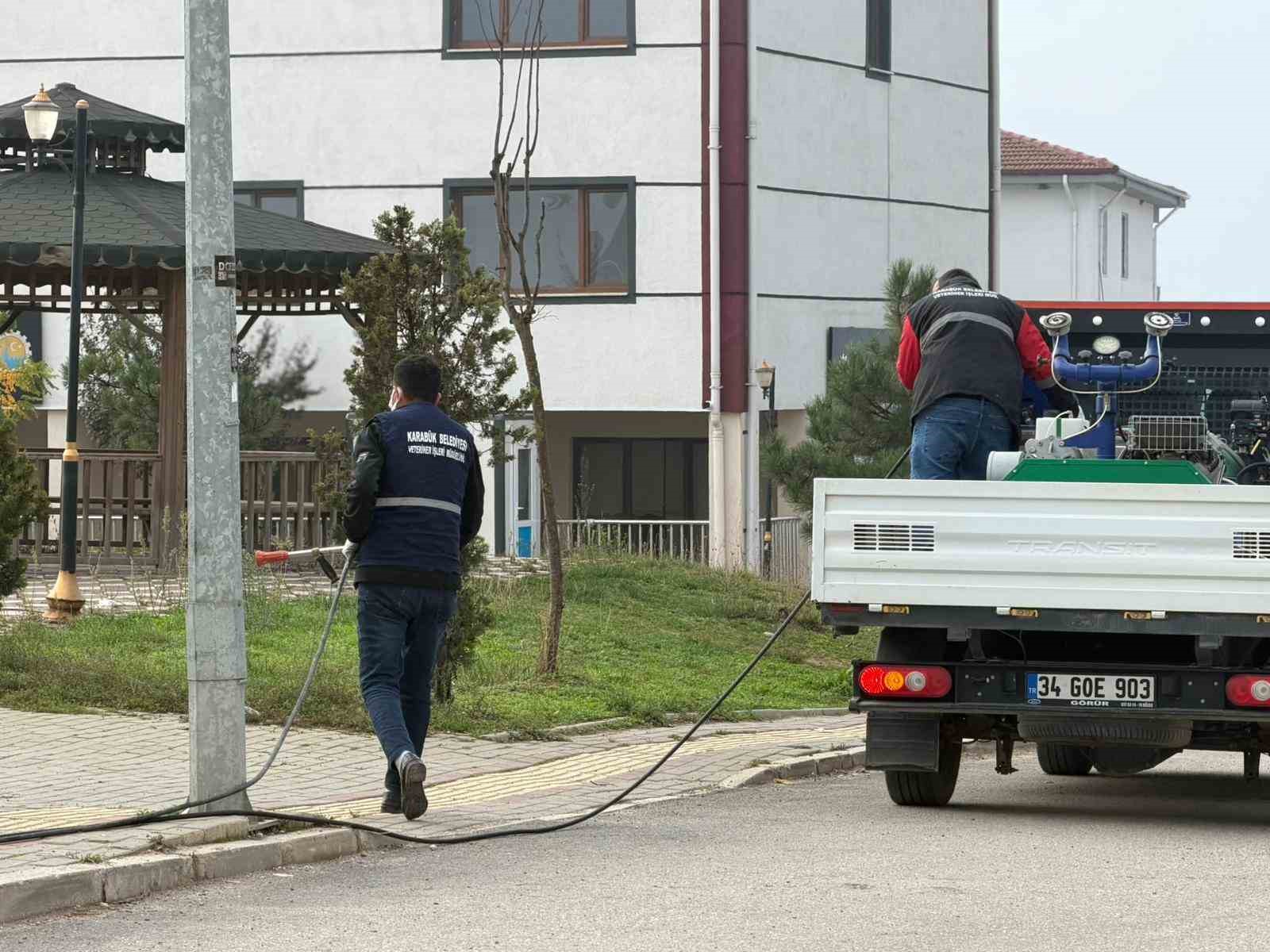 Karab&uuml;k&rsquo;te ila&ccedil;lama &ccedil;alışmaları aralıksız s&uuml;rd&uuml;r&uuml;yor

