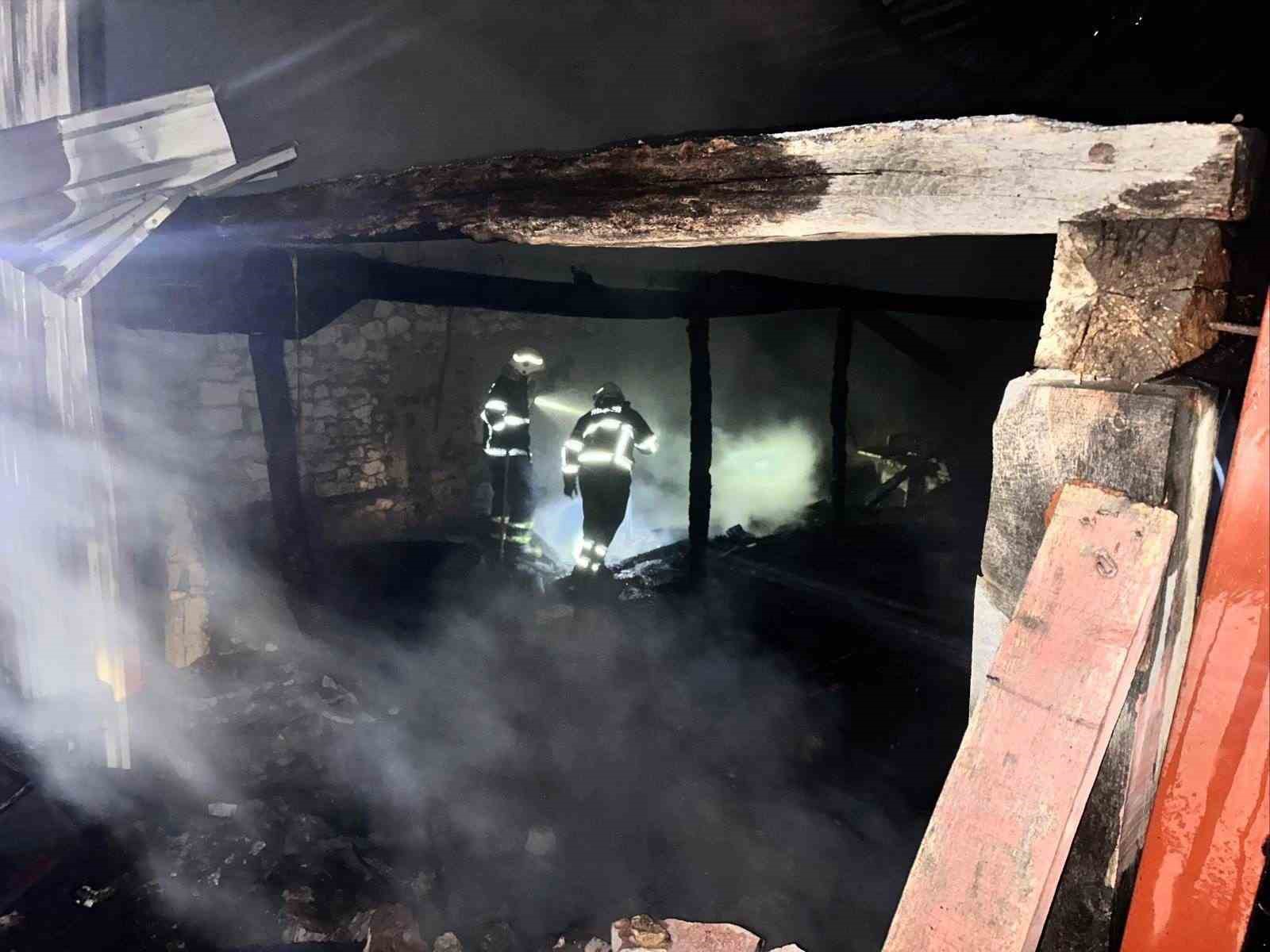 Bilecik’te marangoz atölyesinde yangın çıktı