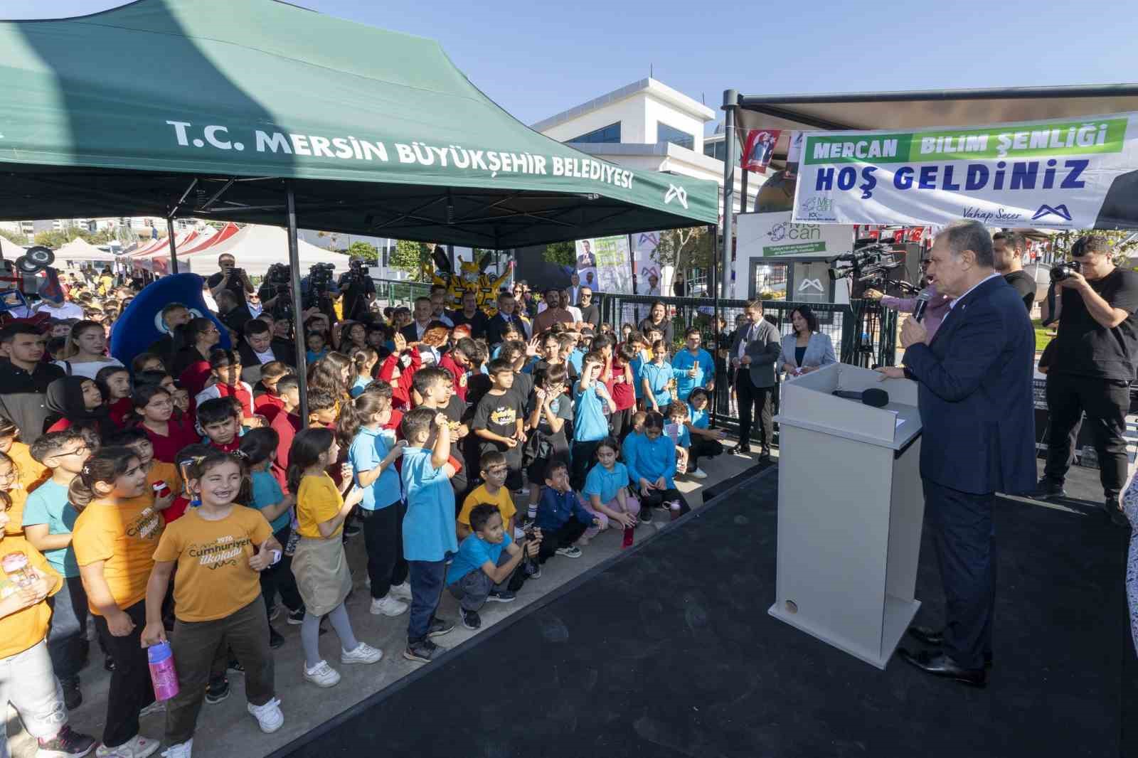 Başkan Seçer: "İyi ki cumhuriyet var"
