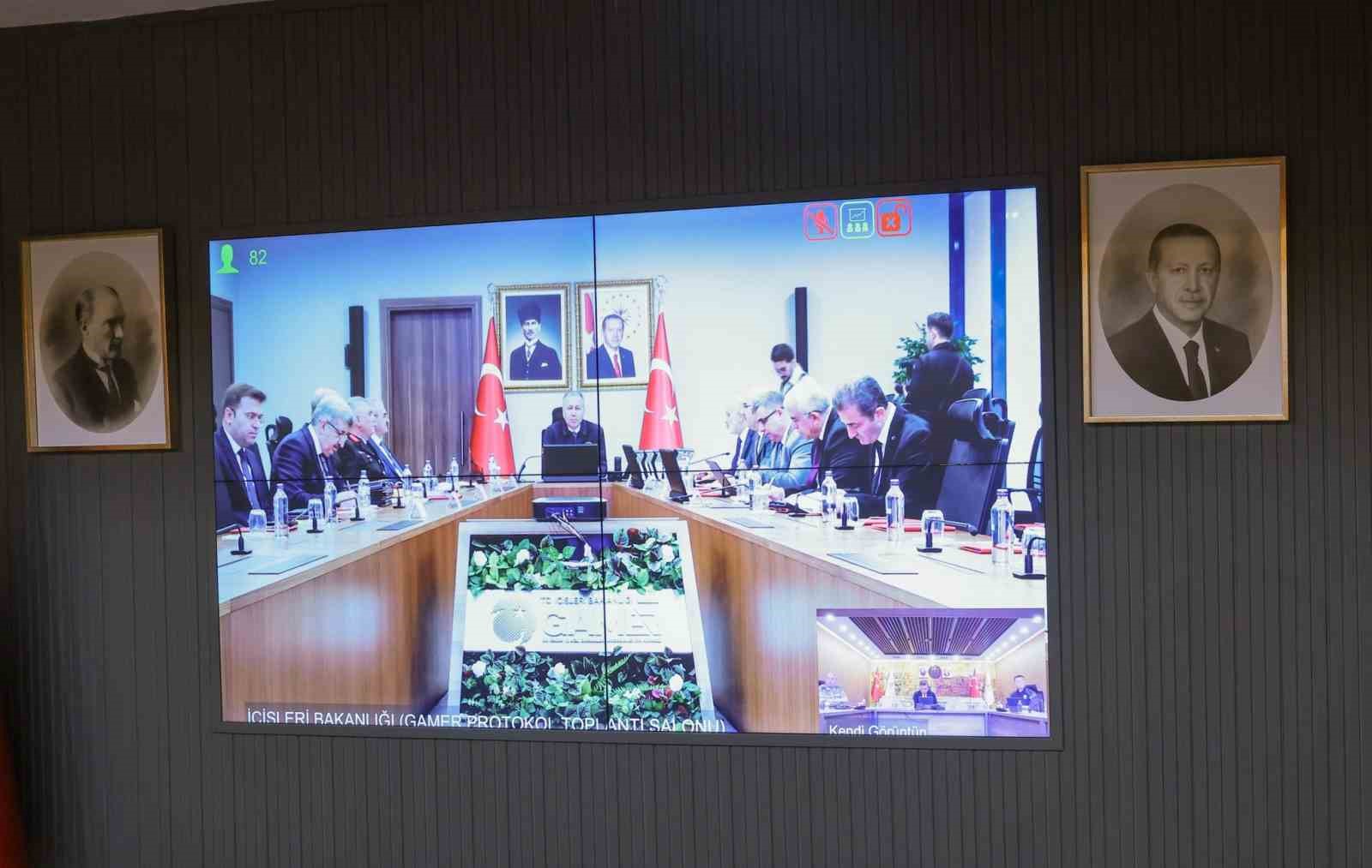 Vali Aydoğdu, İ&ccedil;işleri Bakanı Yerlikaya&rsquo;nın başkanlığındaki VKS toplantısına katıldı
