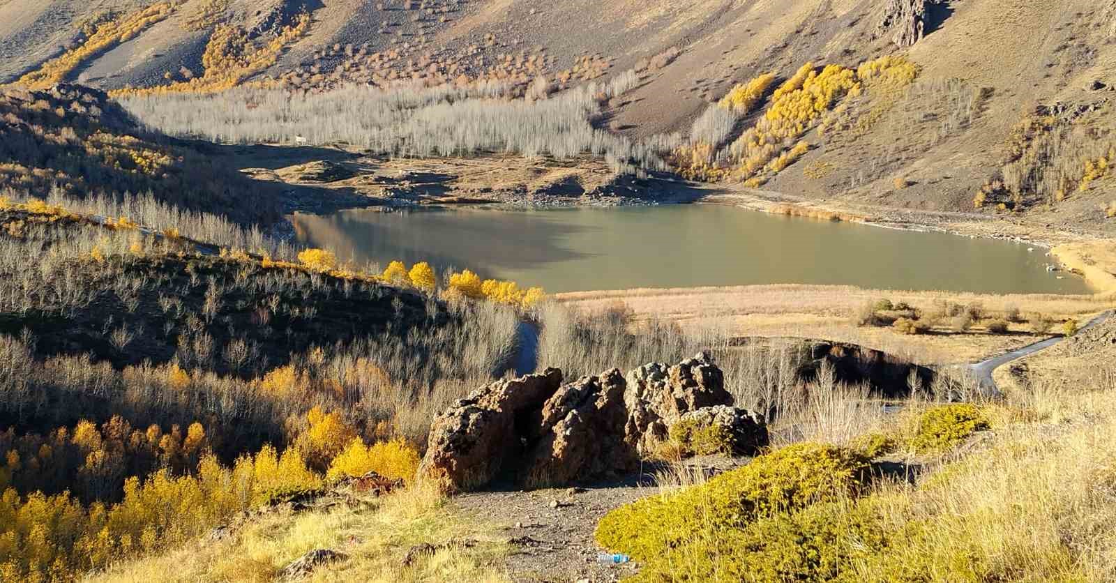 Nemrut Kalderası sezonun son ziyaretçilerini ağırlıyor