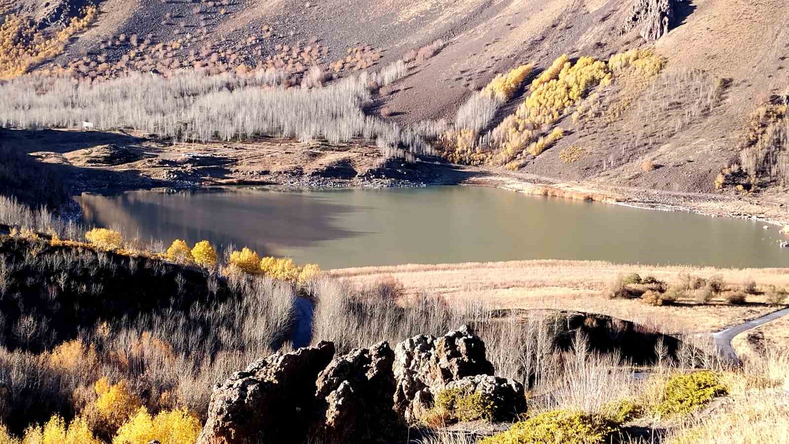 Nemrut Kalderası sezonun son ziyaretçilerini ağırlıyor