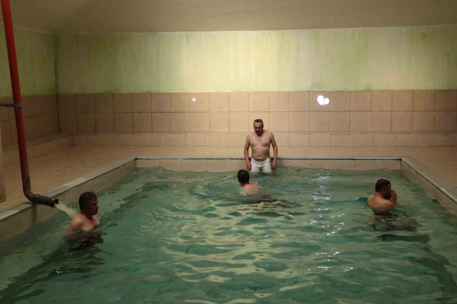 40 derecelik suya yoğun ilgi
