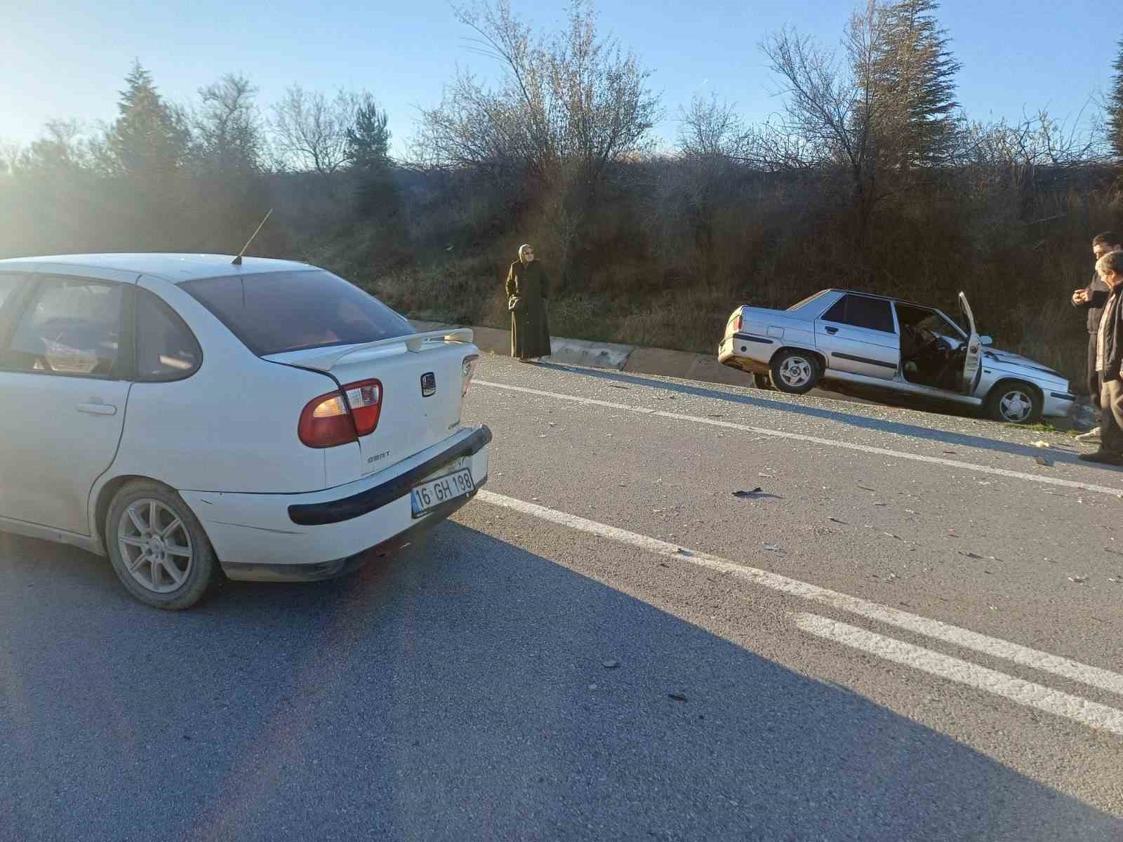 Bilecik’te çift taraflı trafik kazası: 2 yaralı