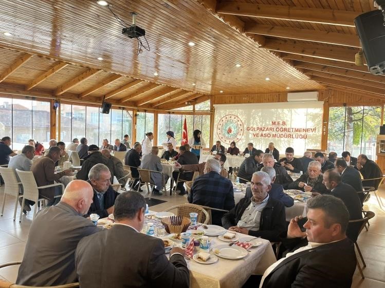 G&ouml;lpazarı Kaymakamı Kılı&ccedil; muhtarlarla bir araya geldi
