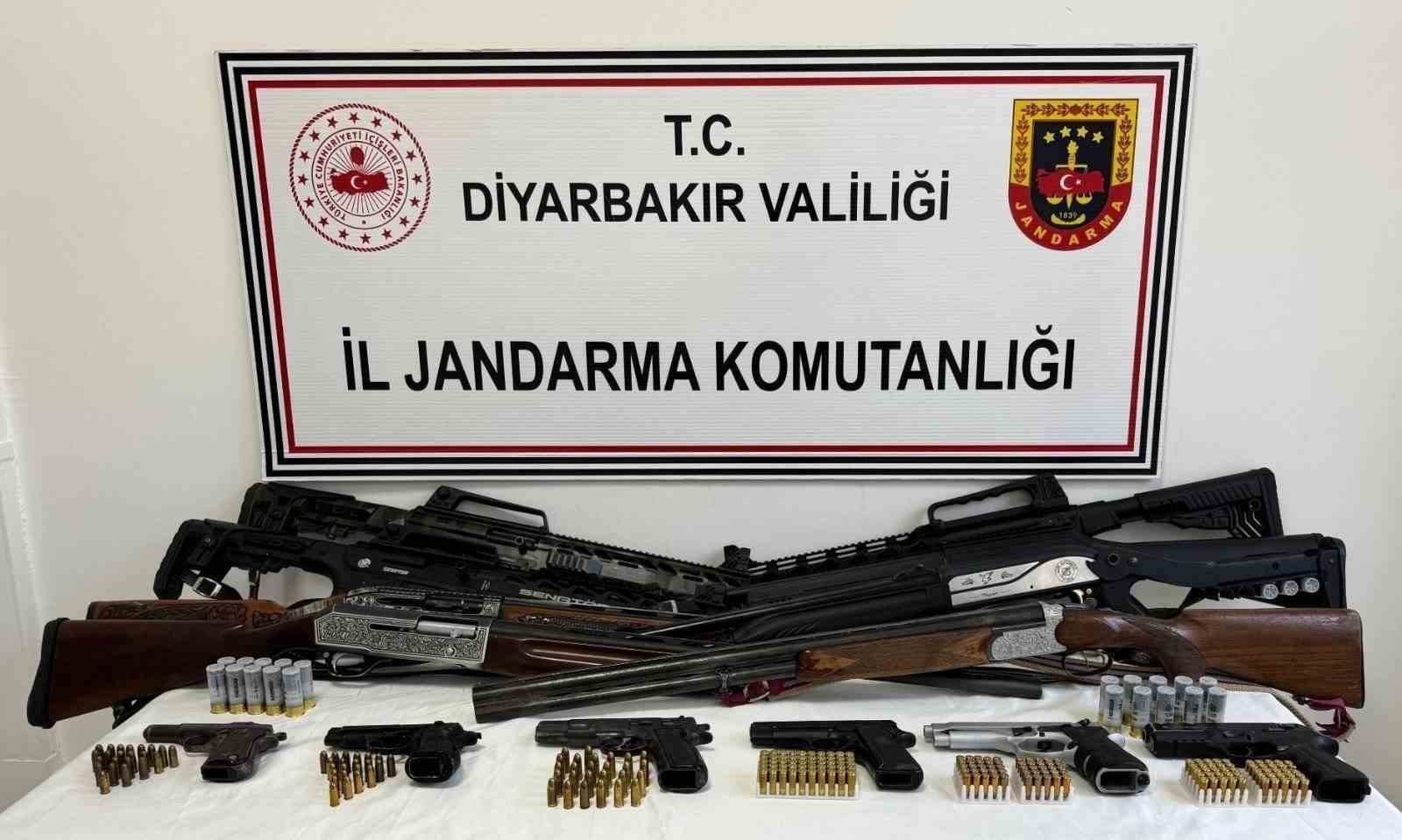 Diyarbakır’da ruhsatsız silah operasyonu