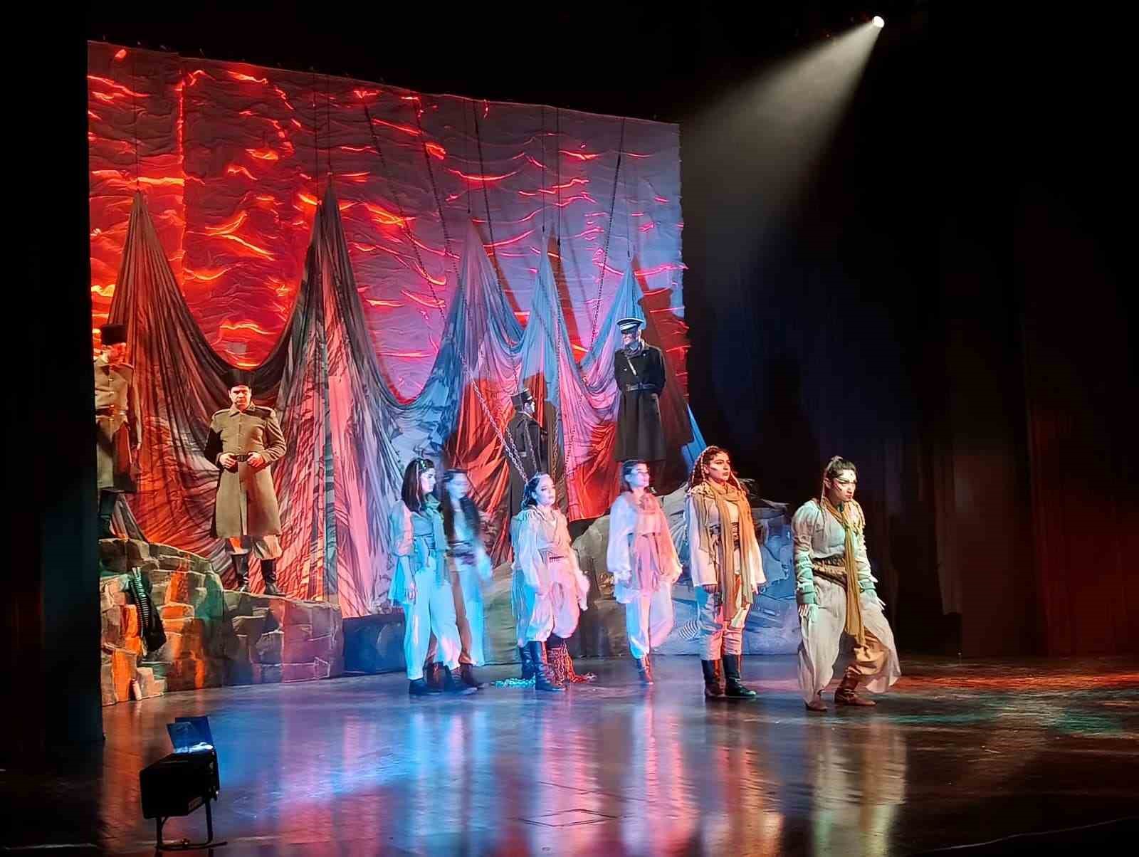 ANA-DOLU Milli Mücadelenin cesur ve kayıp kadınları Kars’ta sahnelendi