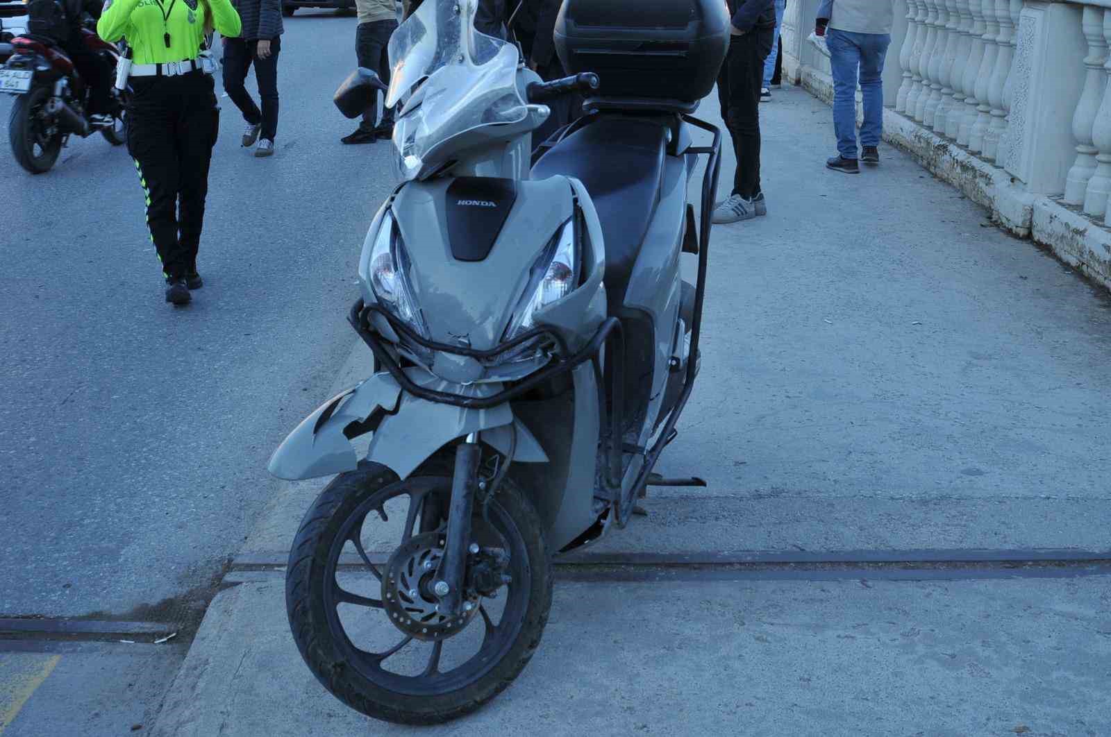 Sakarya’da pikap ile motosiklet çarpıştı: 1 yaralı