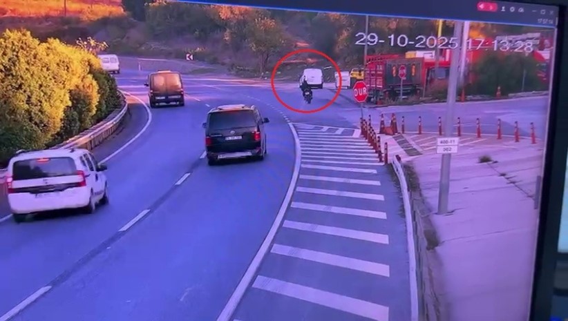 Park halindeki otomobile çarpan sürücü ölümden döndü