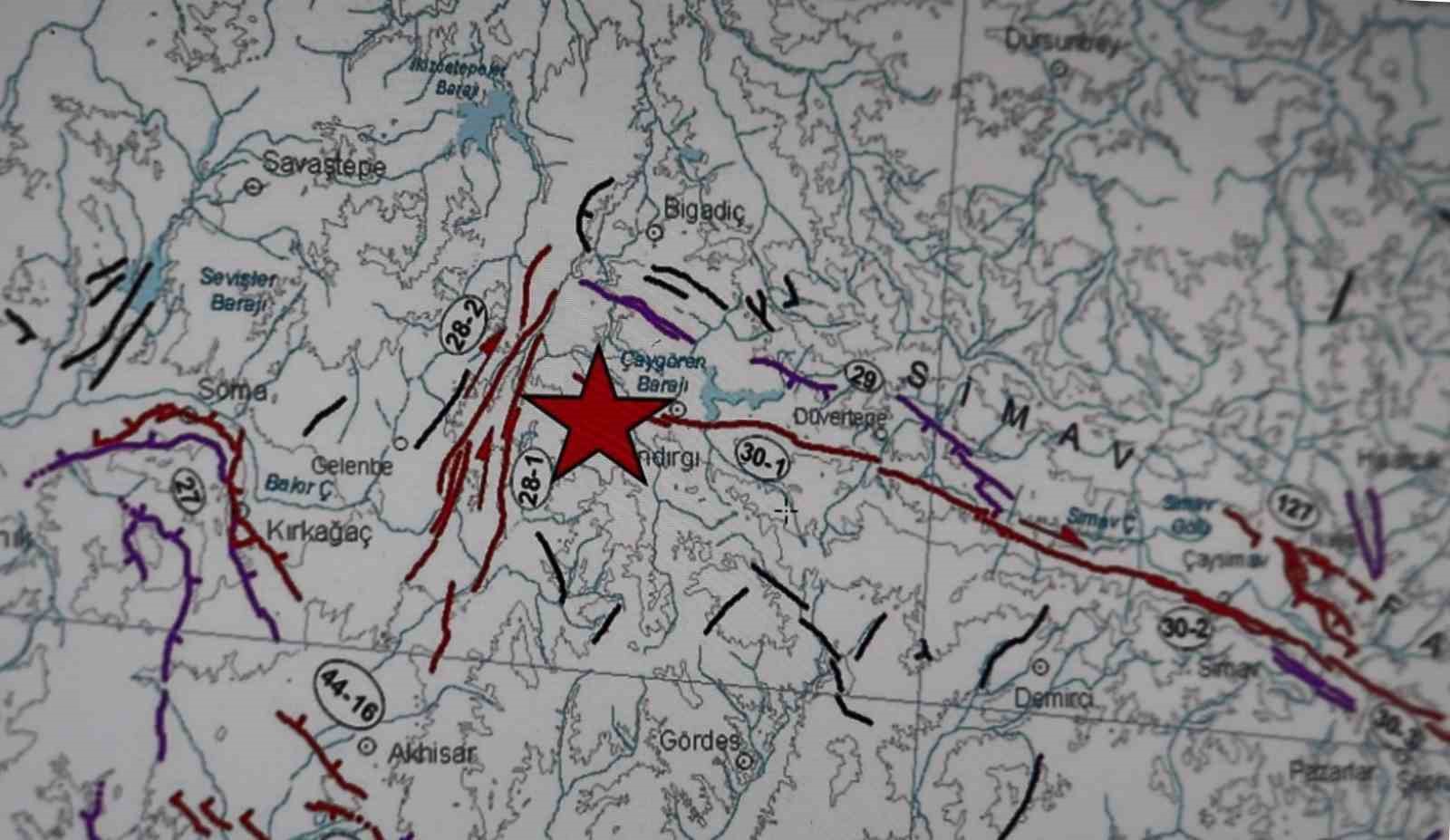 Jeoloji Uzmanı Prof. Dr.  Ercan Aksoy: Sındırgı&rsquo;da 14 binin &uuml;zerinde deprem yaşandı
