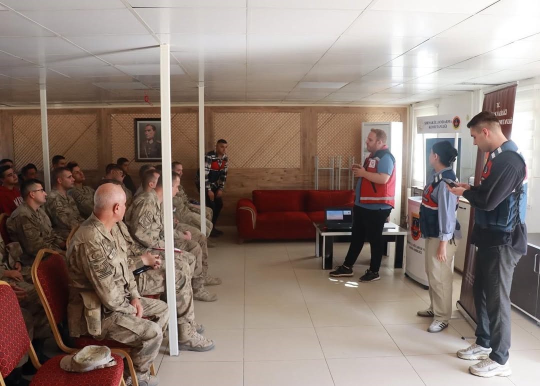 Şırnak&rsquo;ta askeri personele "Kadına Y&ouml;nelik Şiddetle M&uuml;cadele" eğitimi
