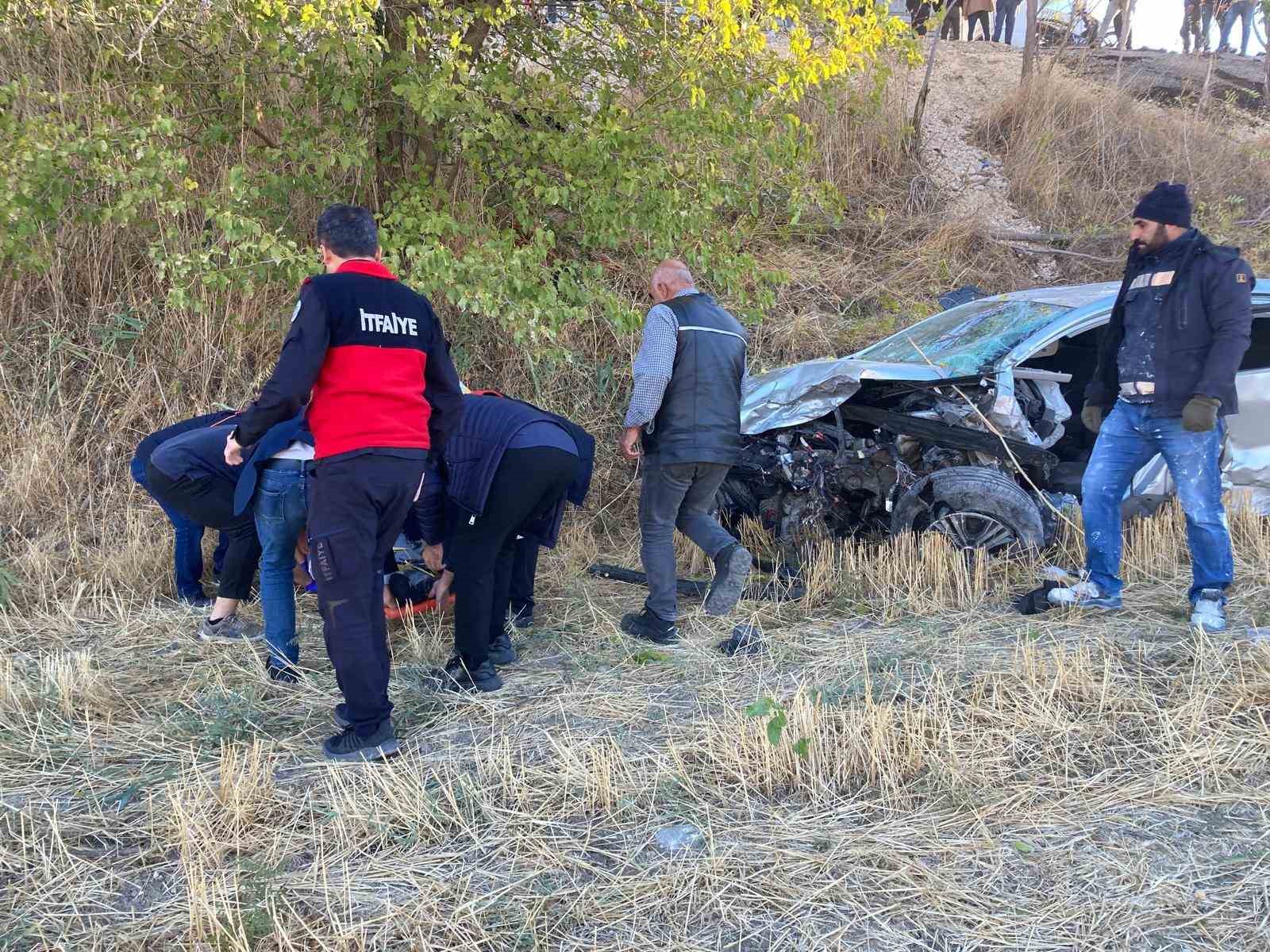 Adıyaman’da feci kaza: 1 polis, 1 muhtar ağır yaralı