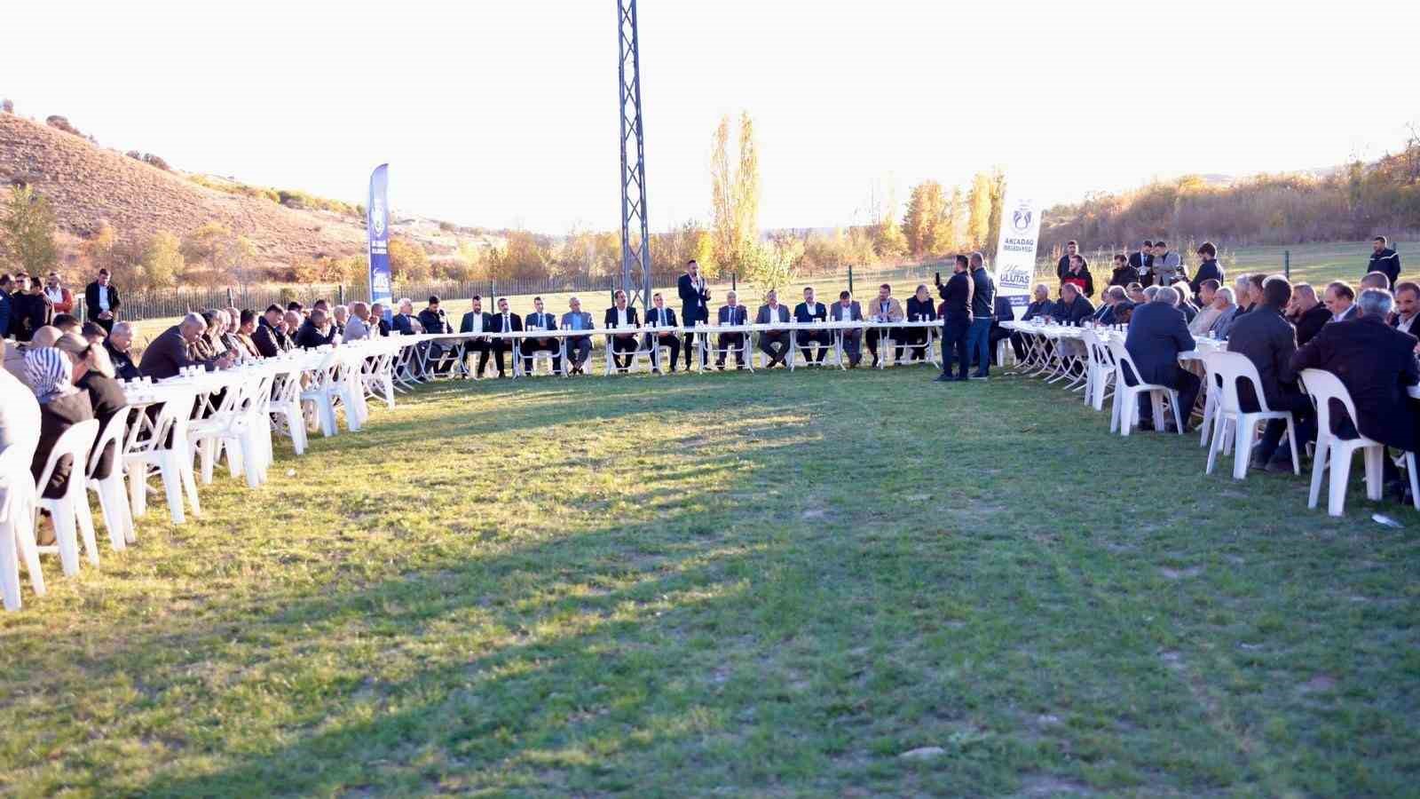 AK Parti heyeti Ak&ccedil;adağ&rsquo;da muhtarlarla buluştu
