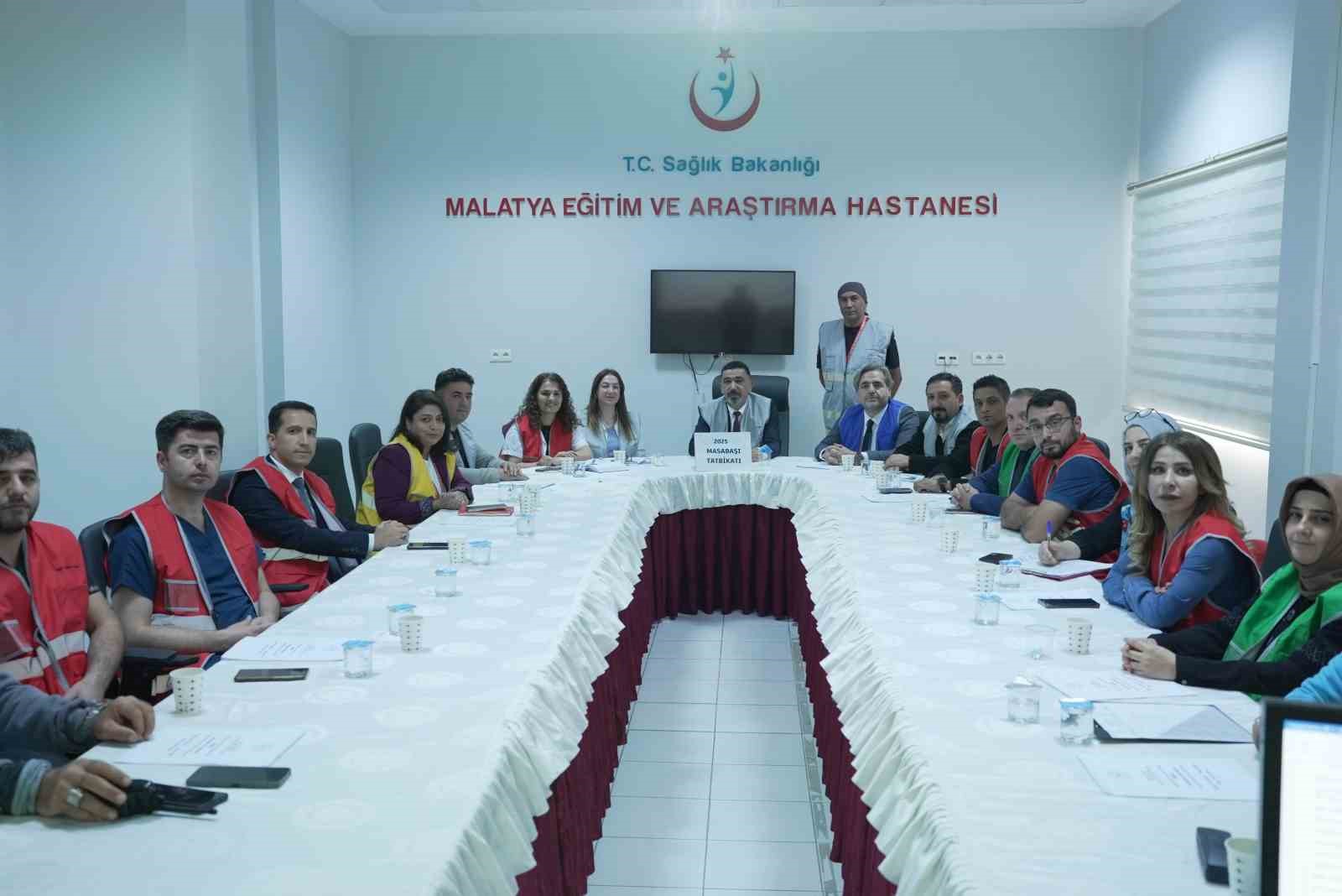 Malatya Eğitim ve Araştırma Hastanesi&rsquo;nde yangın tatbikatı

