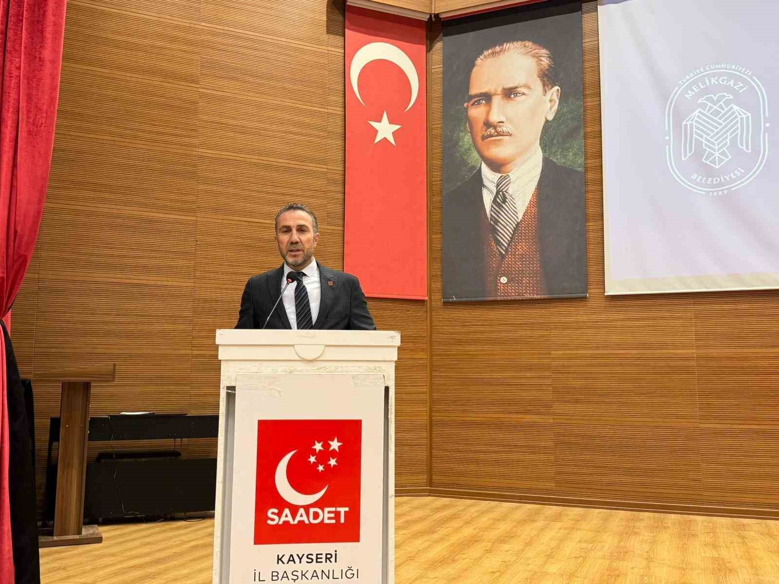 Başkan Altun’dan Davutoğlu’na sert eleştiri: "Siyaset hatıralar albümü değildir"
