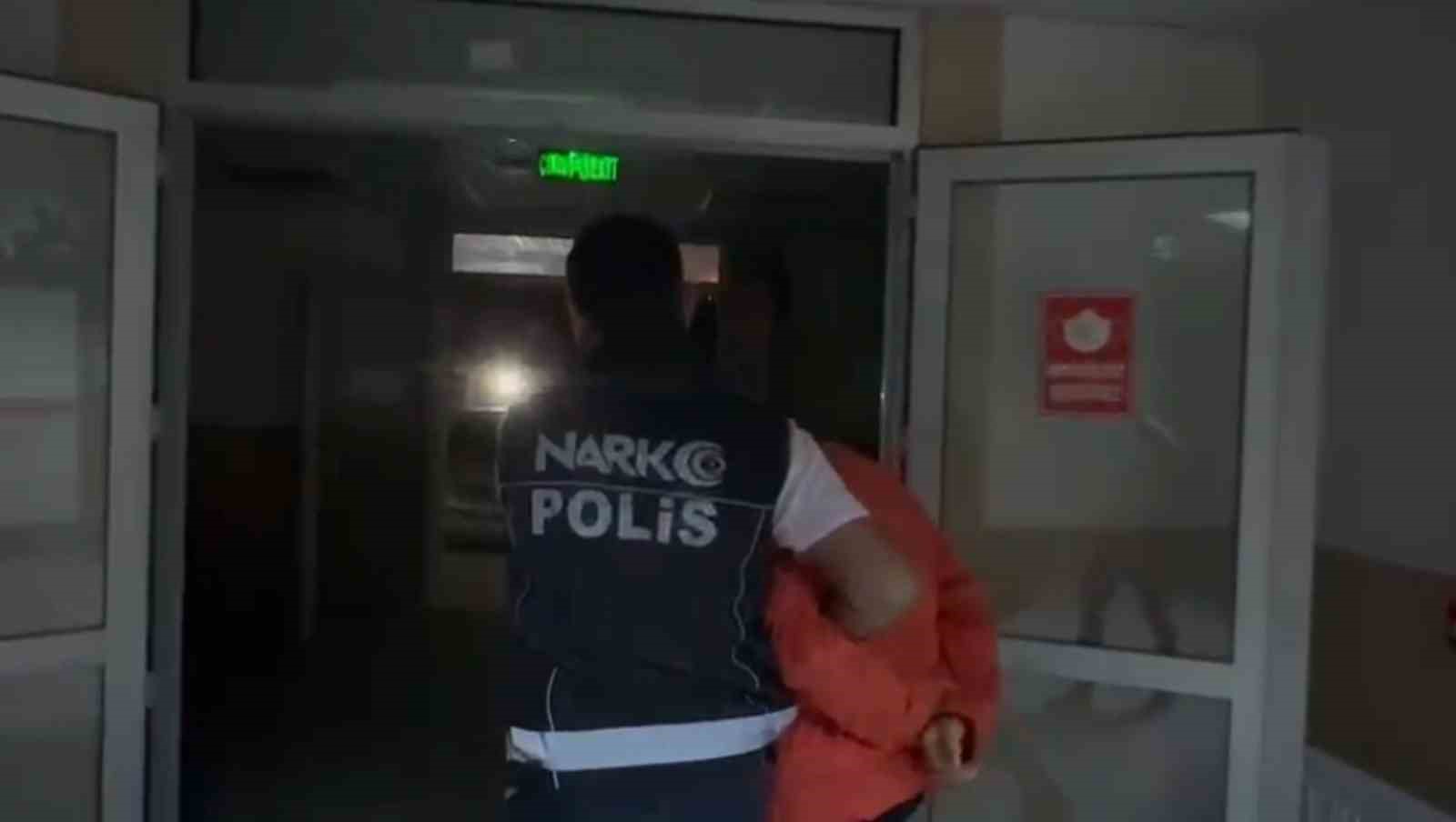 Hatay&rsquo;da 11 yıl hapis cezası ile aranan uyuşturucu taciri tutuklandı
