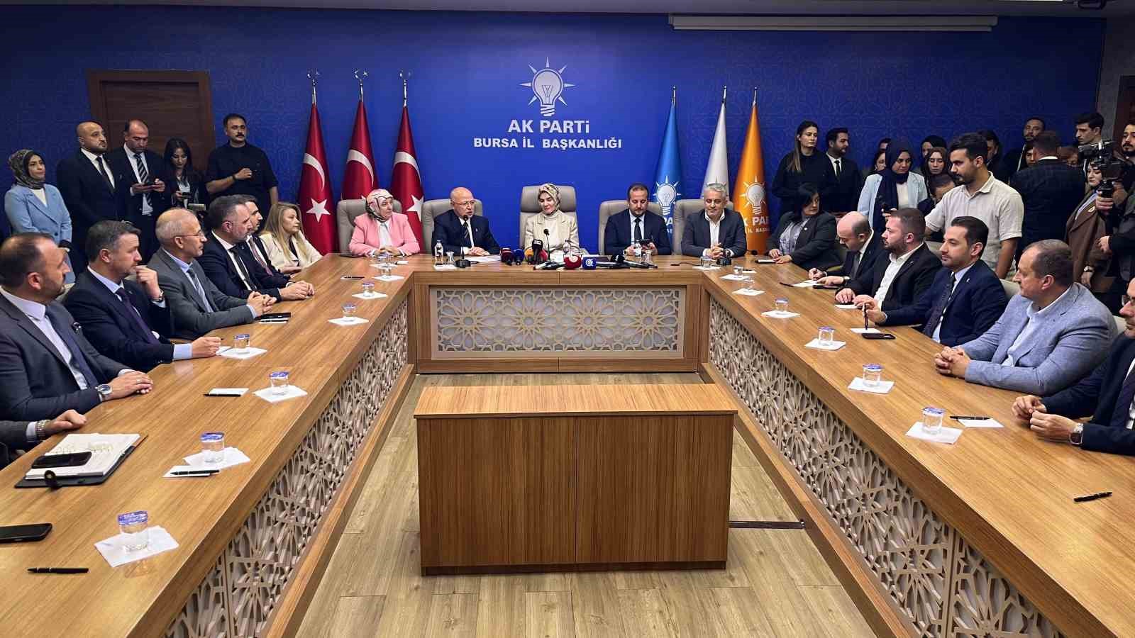 Bakan Göktaş, evlilik kredisinden yararlanan çiftin nikah şahidi oldu