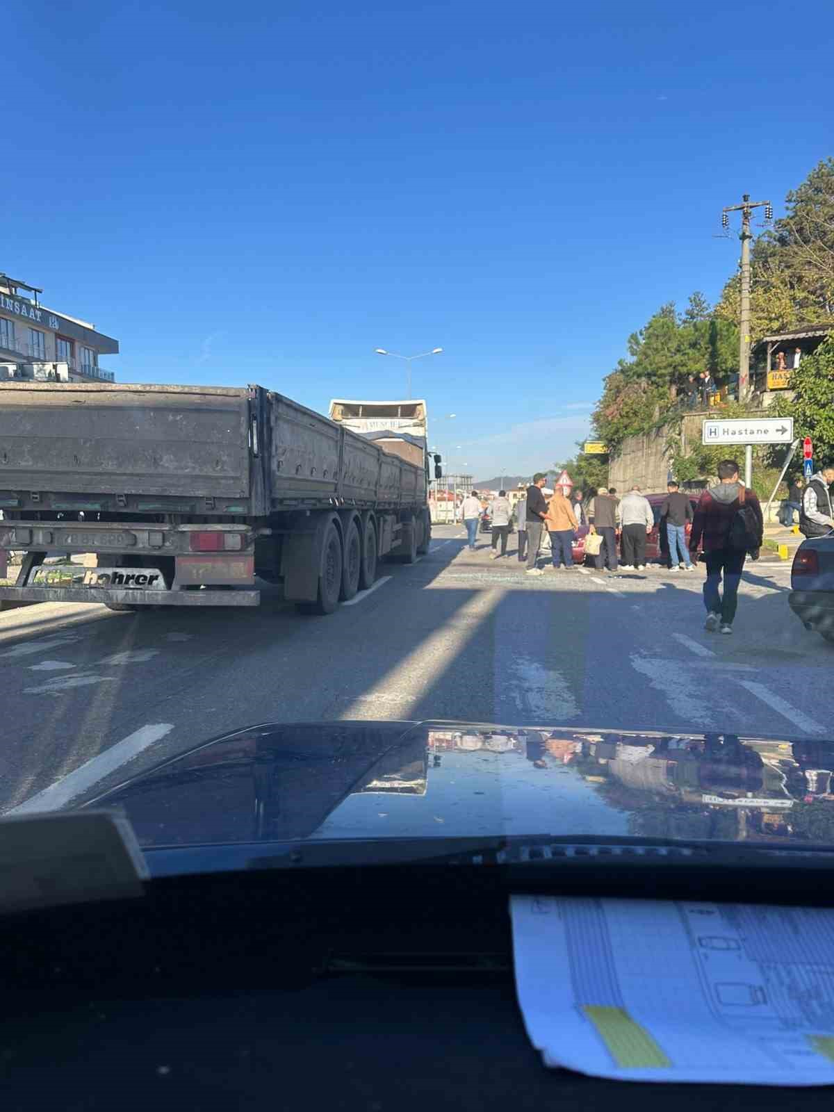 Hastane girişinde kaza: 2 yaralı