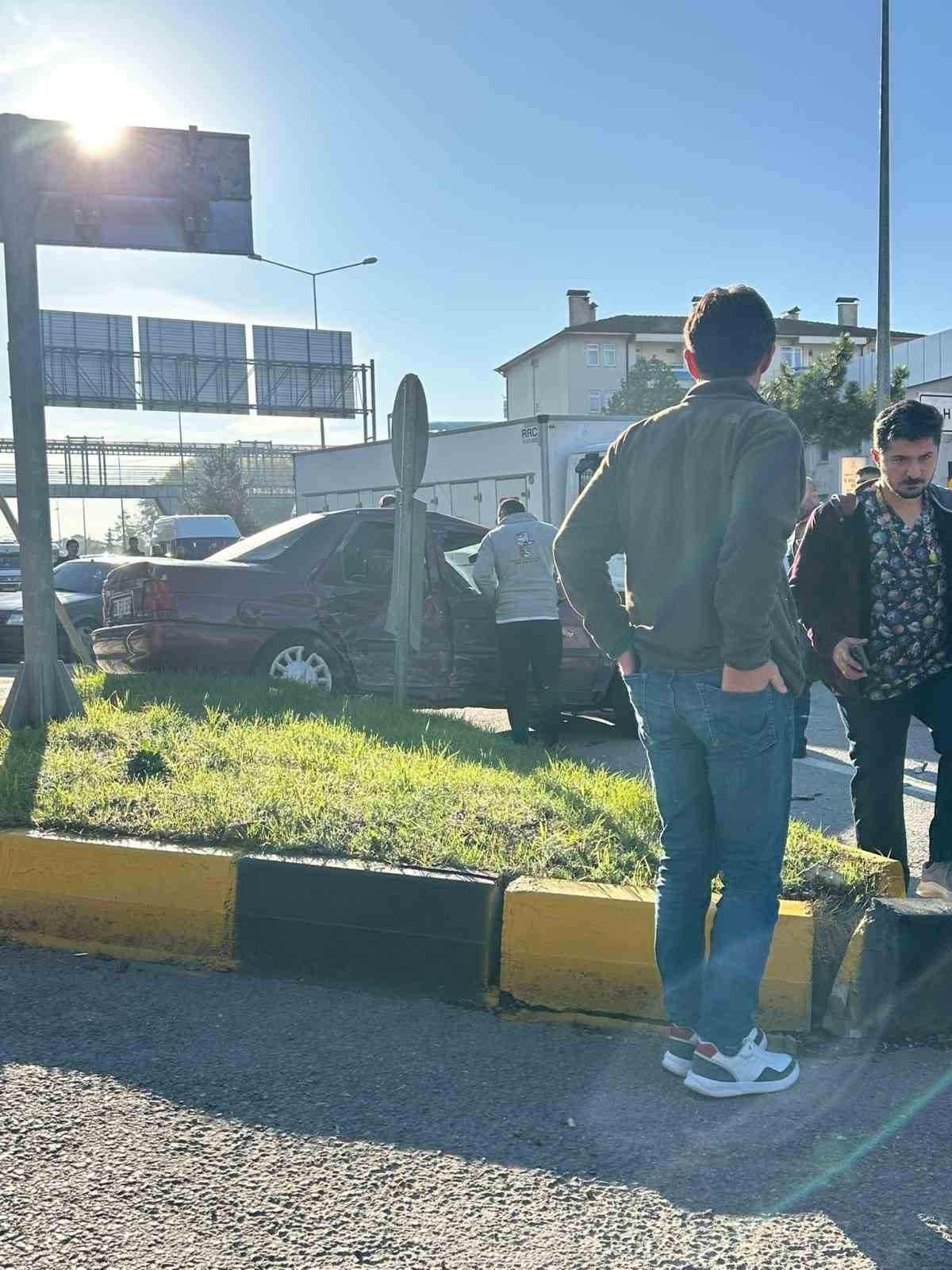 Hastane girişinde kaza: 2 yaralı