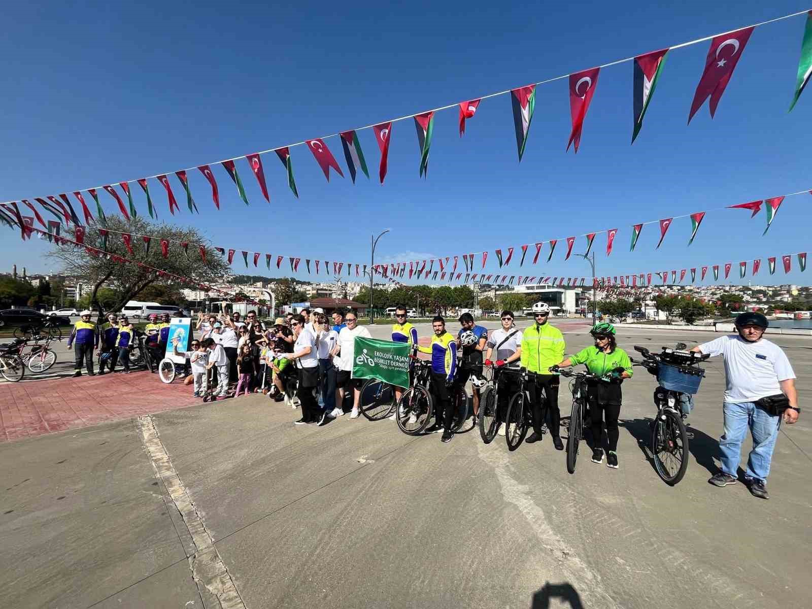 Bisikletliler çocuklar için pedal çevirecek: "Pedalla Kitap Götürüyoruz" kampanyası