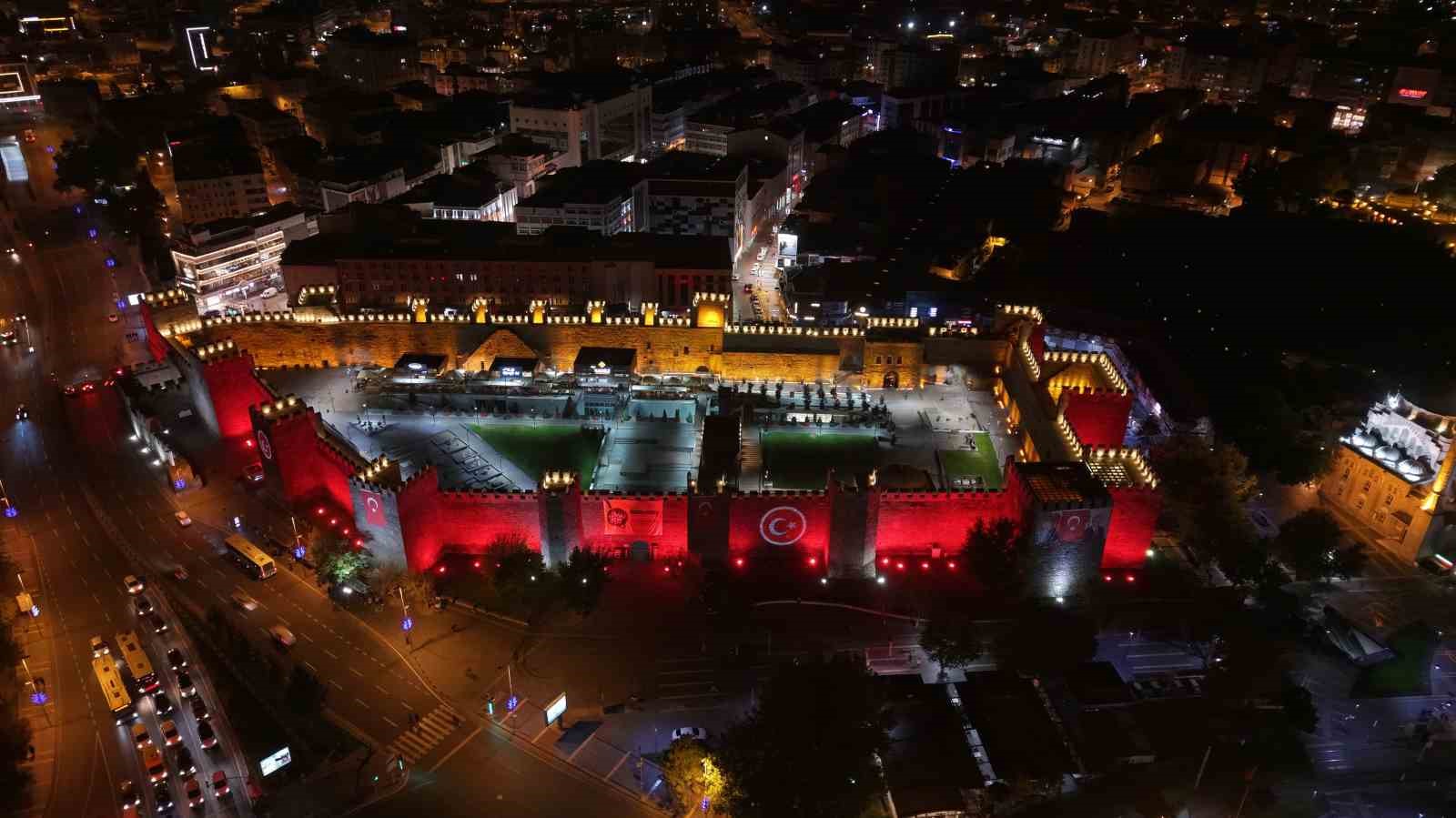 Kayseri Kalesi LED ile aydınlatıldı
