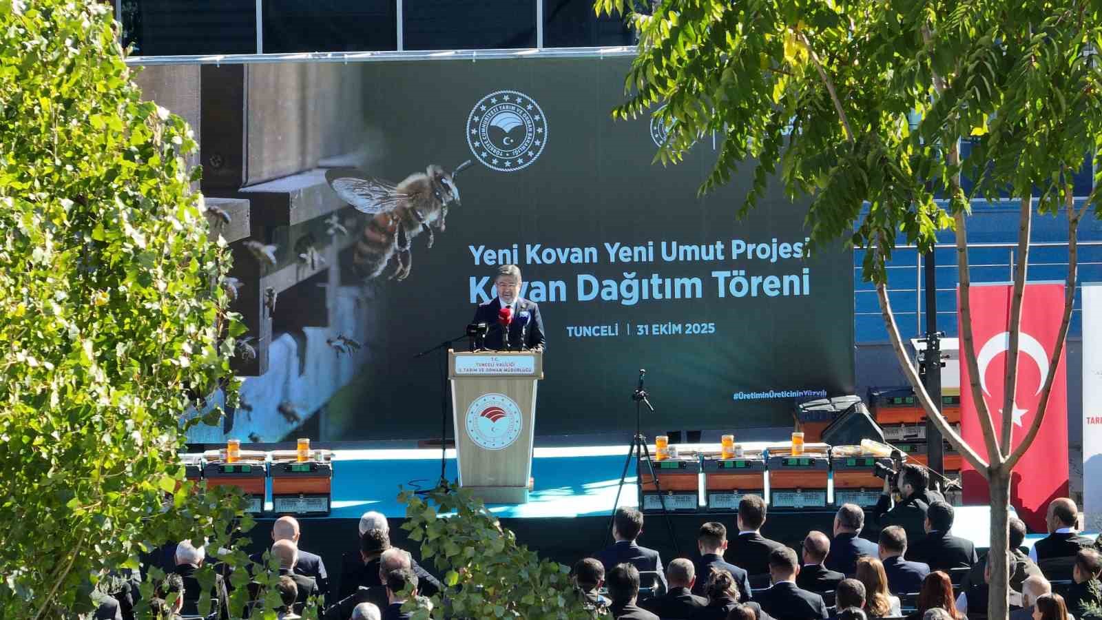 Bakan Yumaklı: "Türkiye kovan varlığında 3’üncü, bal üretiminde de Çin’den sonra 2’inci sırada"