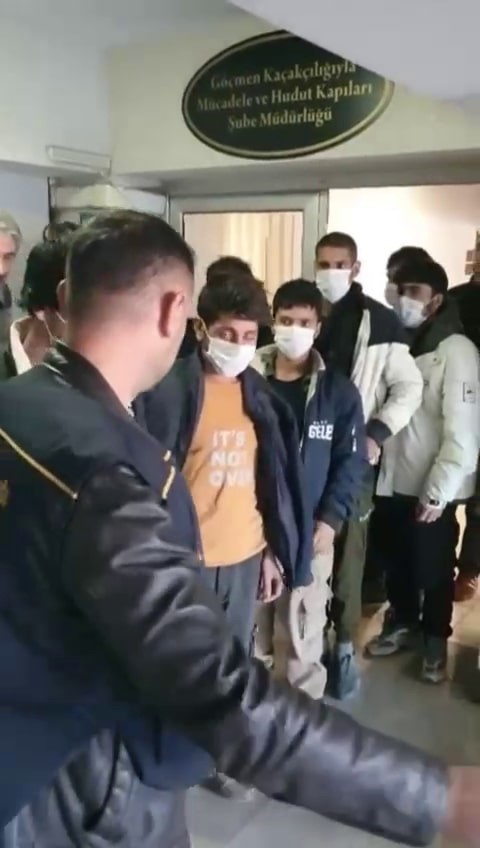 Doğu illerinden Sakarya&rsquo;ya g&ouml;&ccedil;men ka&ccedil;ırdığı tespit edilen şahıs tutuklandı
