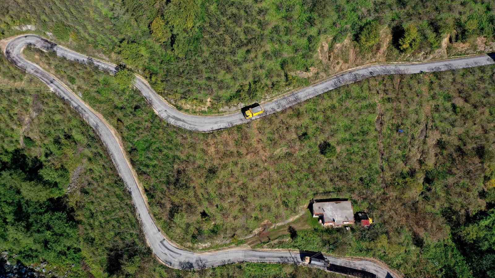 Ordu’da sıcak asfalt çalışmaları devam ediyor