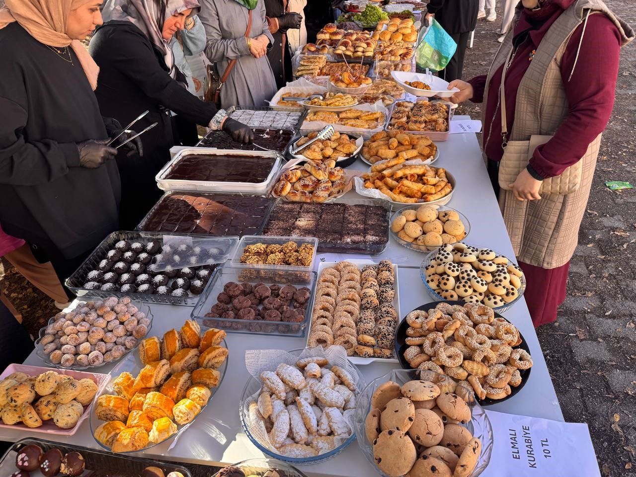 Aybastı’da kardeş okullardan, Gazze için yardım etkinliği