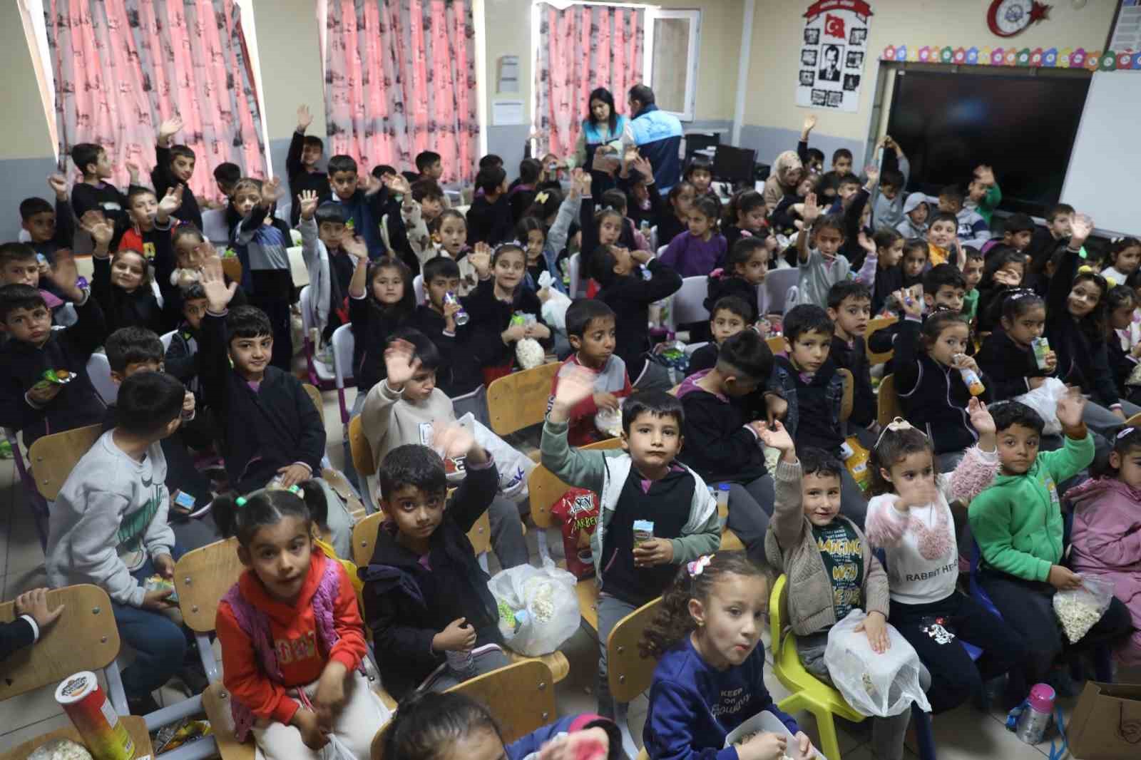 Battalgazi Belediyesi &ccedil;ocukları sinemayla buluşturuyor
