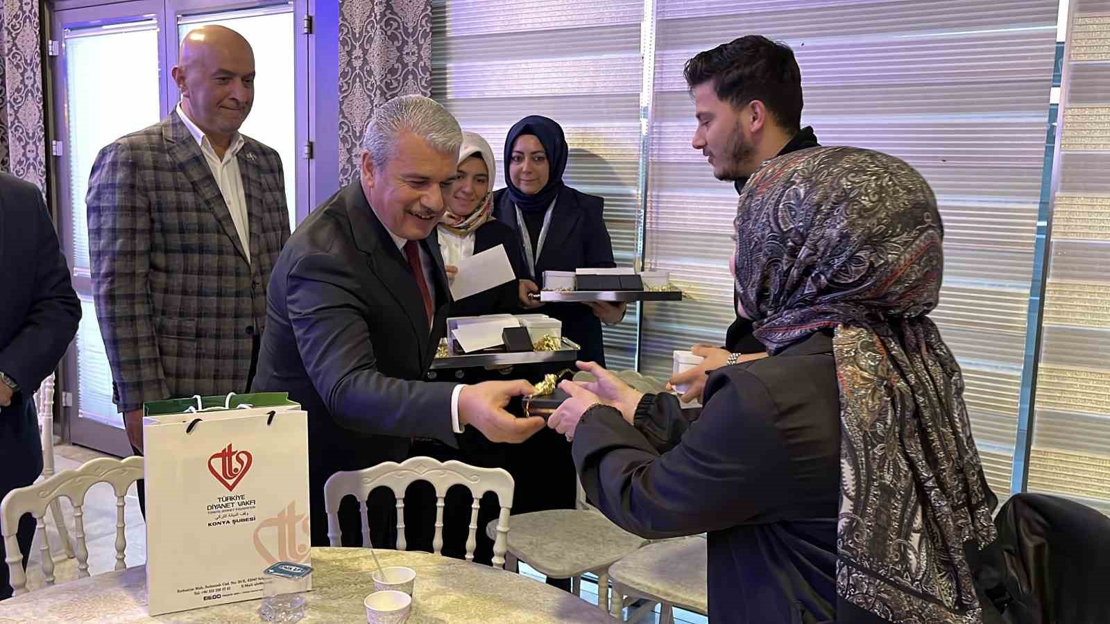 Konya&rsquo;da 35 &ccedil;ift t&ouml;renle d&uuml;nyaevine girdi
