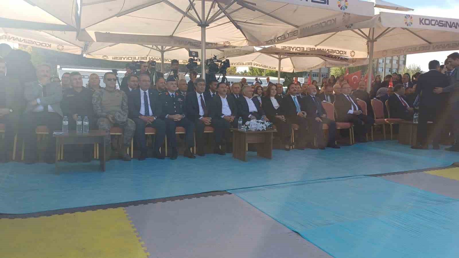 Kayseri Valisi Gökmen Çiçek: "ERVA Spor Okulları çığ gibi büyüyor"